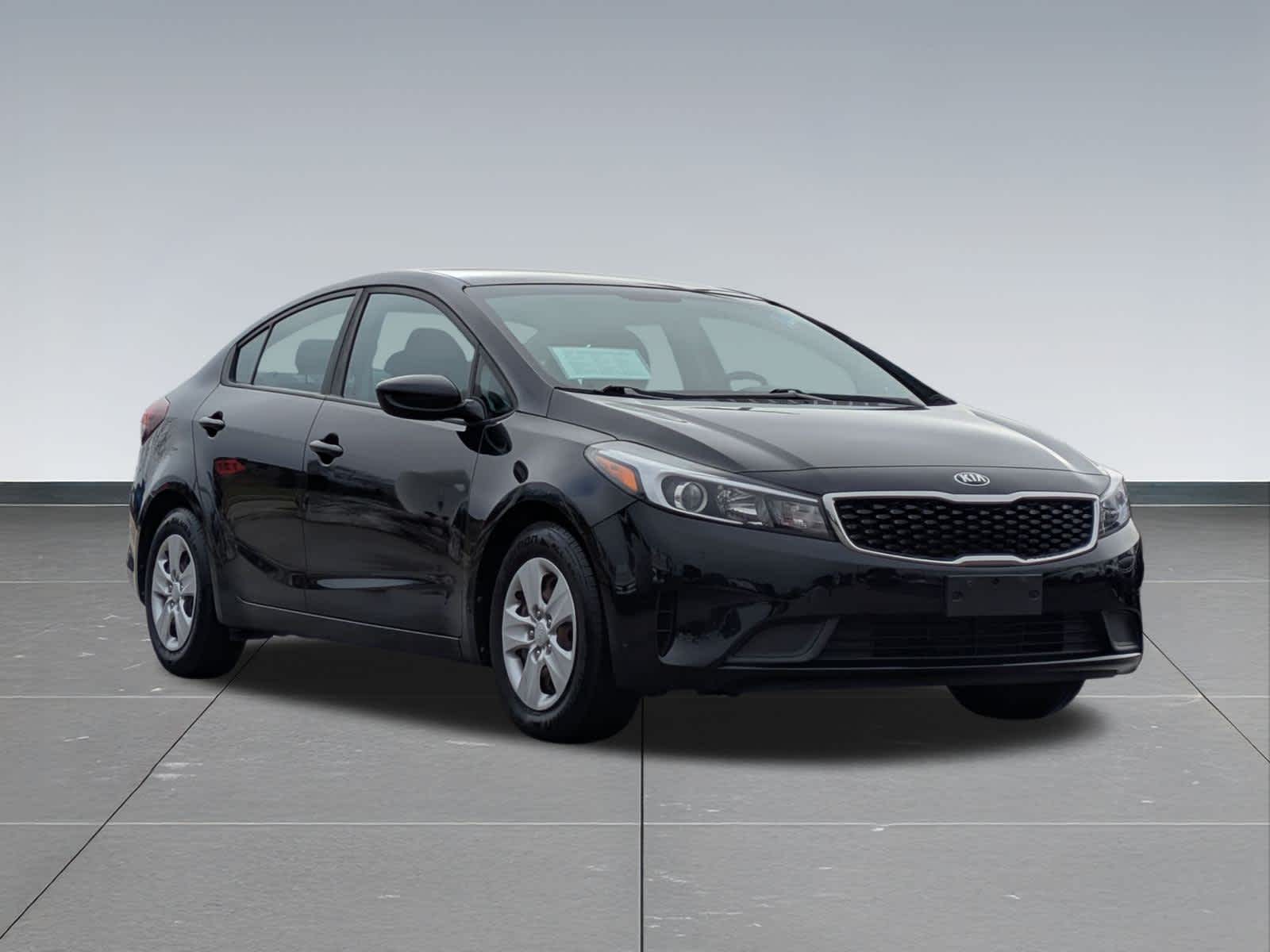 Thumbnail: 2017 Kia Forte - 10