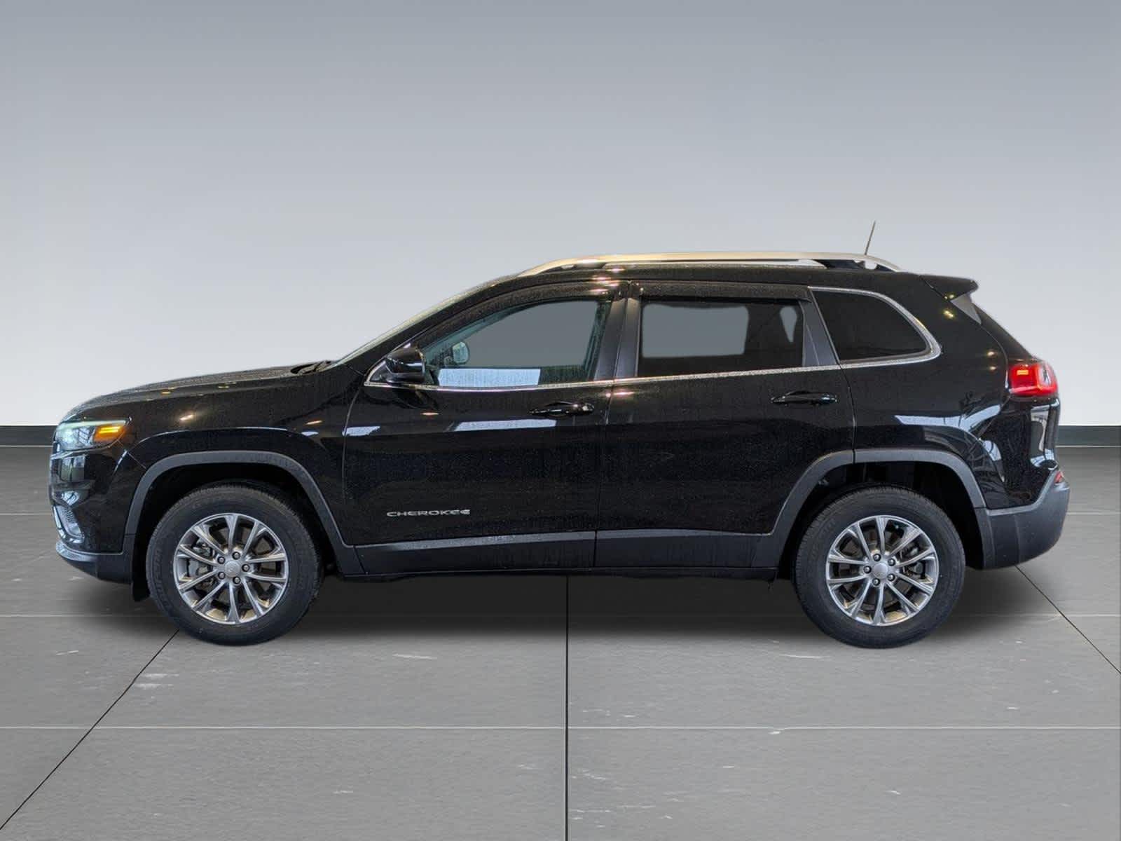 Thumbnail: 2019 Jeep Cherokee - 3