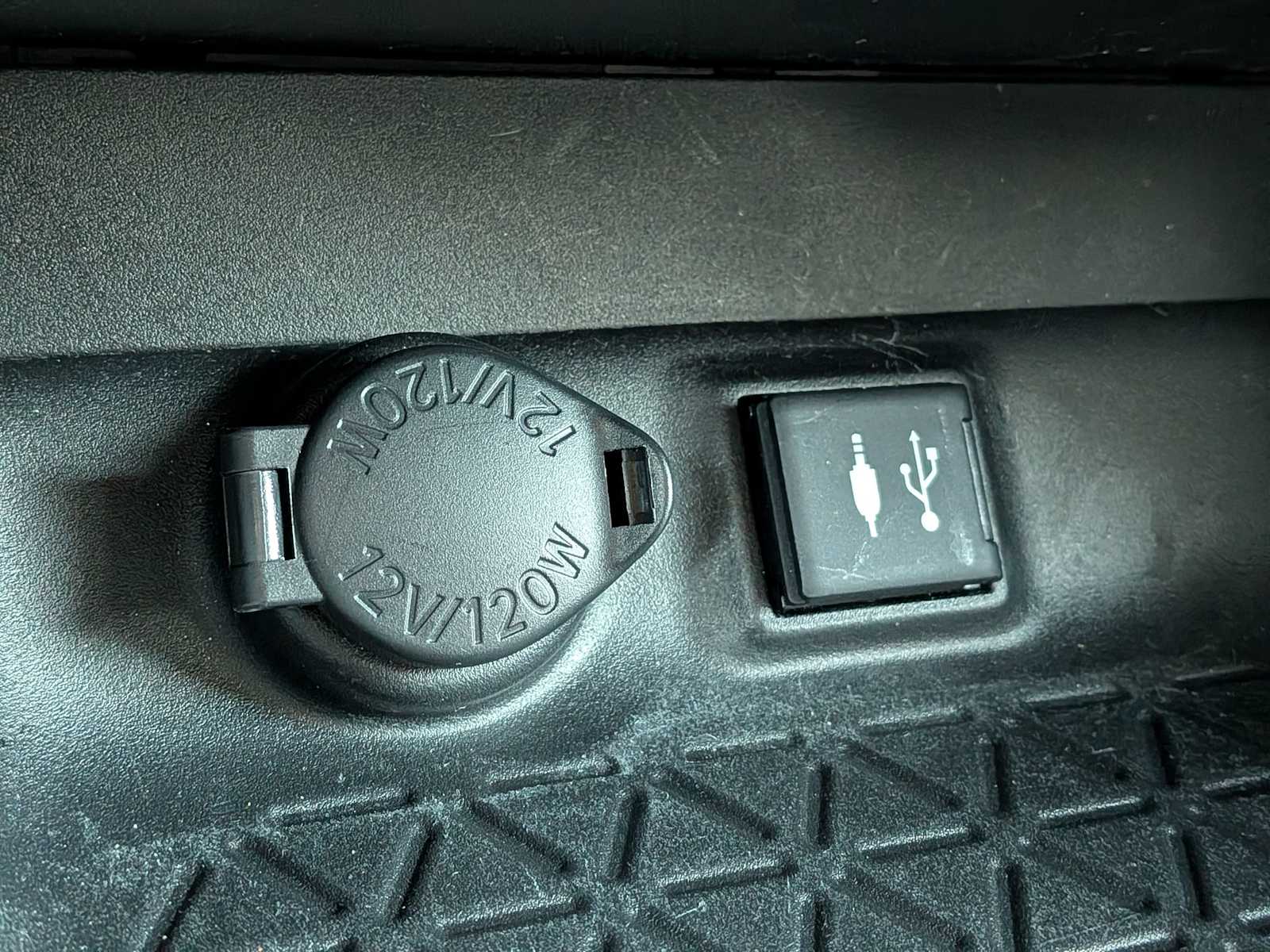 Thumbnail: 2019 Toyota RAV4 - 28