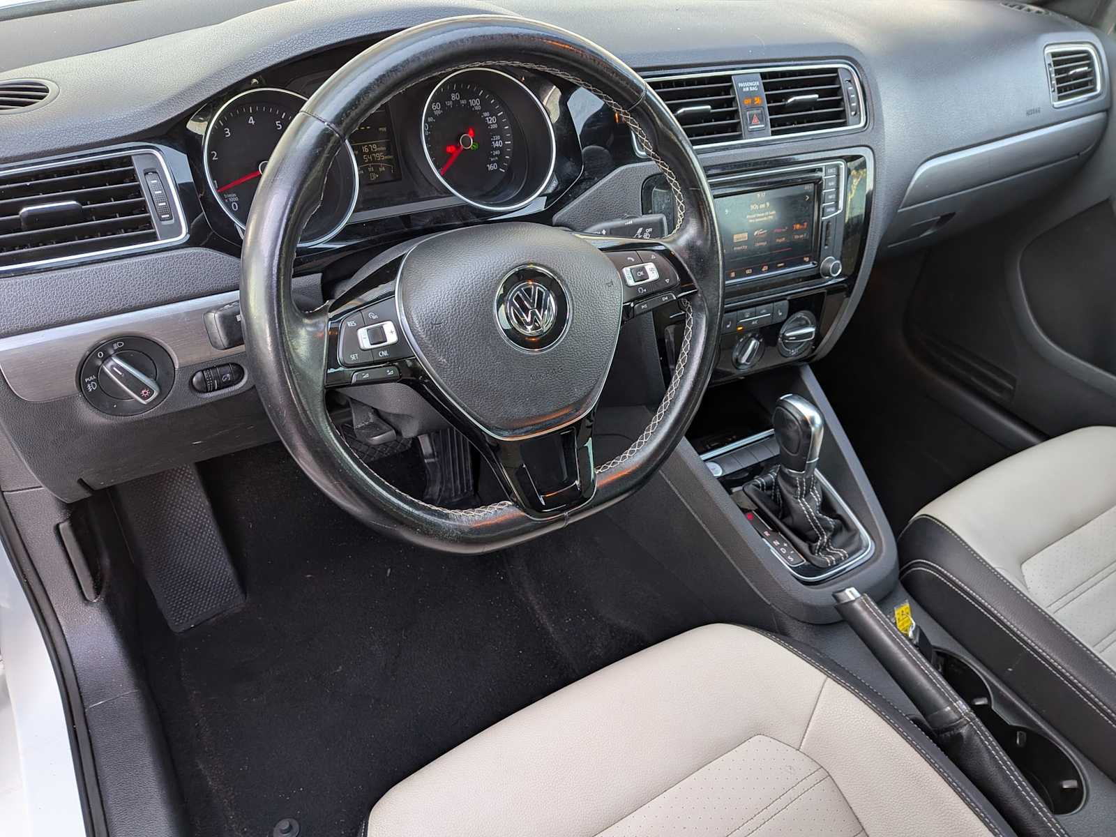 Thumbnail: 2017 Volkswagen Jetta - 13