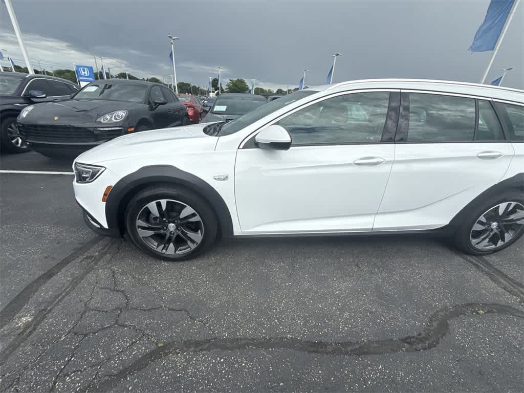 Thumbnail: 2019 Buick Regal - 3