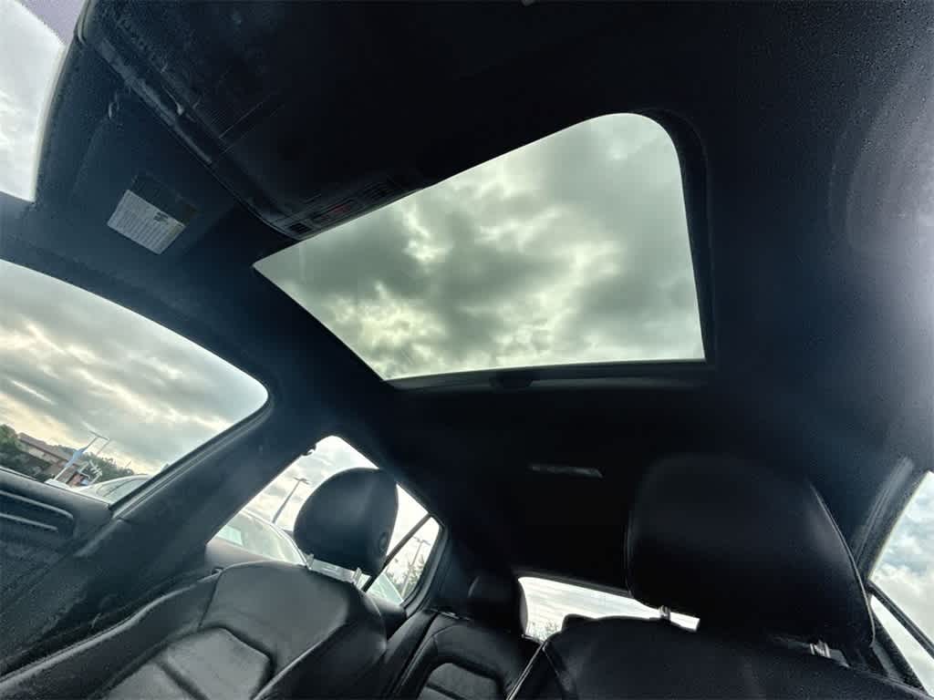 Thumbnail: 2016 Volkswagen Golf - 18