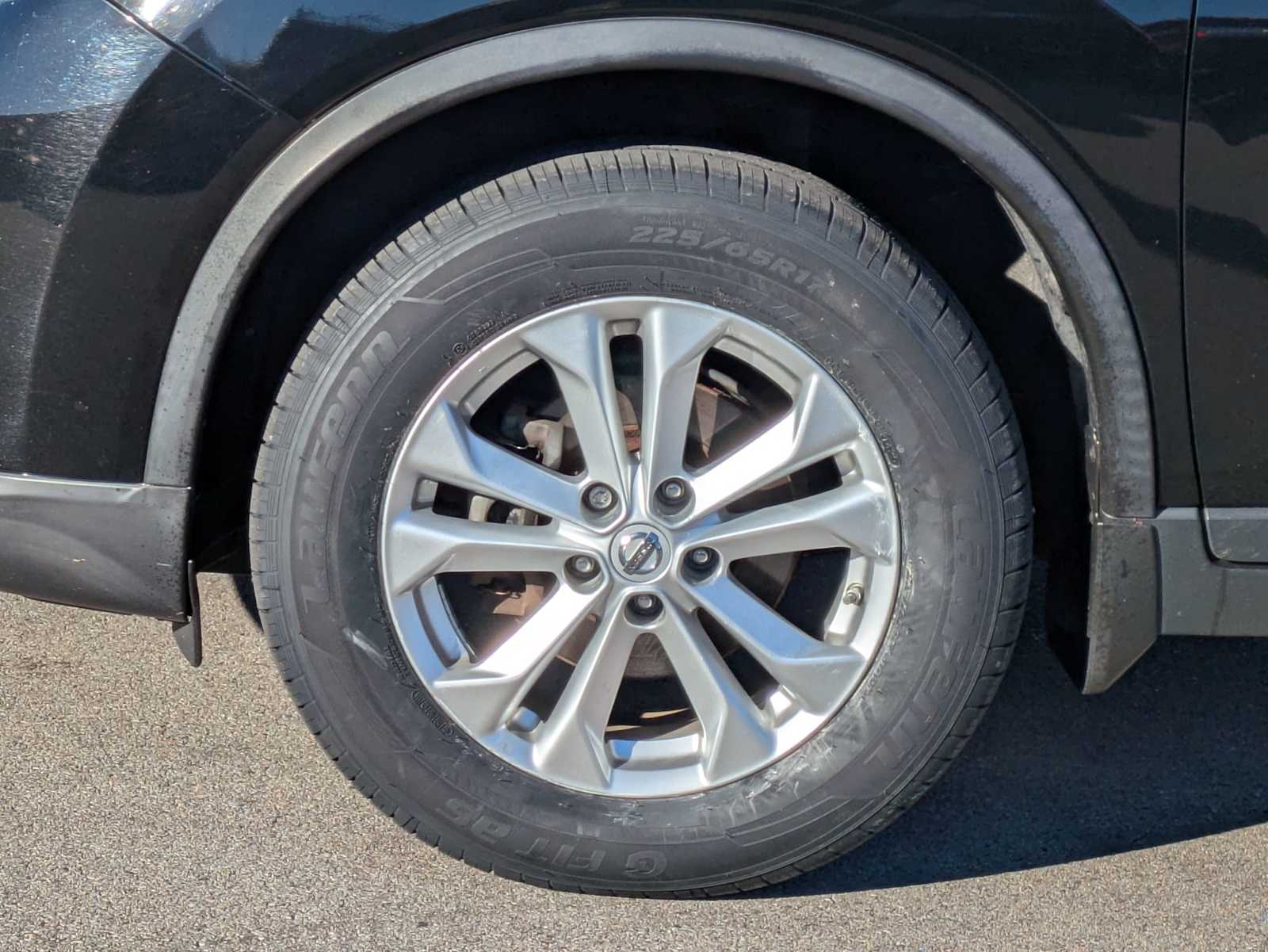 Thumbnail: 2015 Nissan Rogue - 13