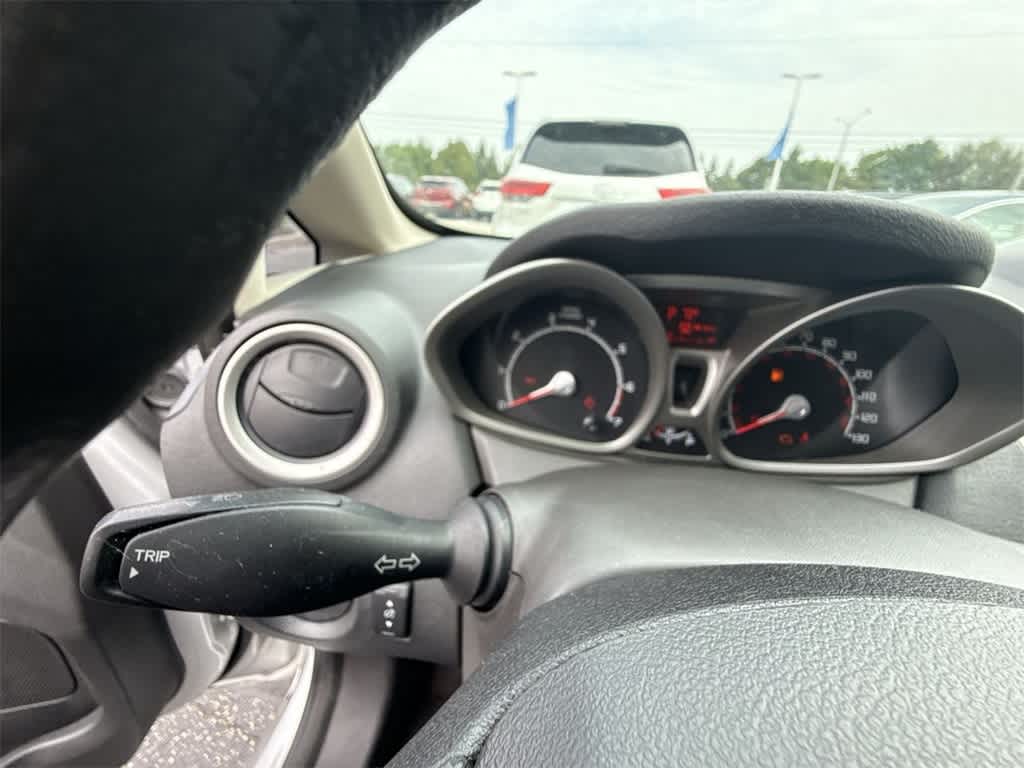 Thumbnail: 2013 Ford Fiesta - 25