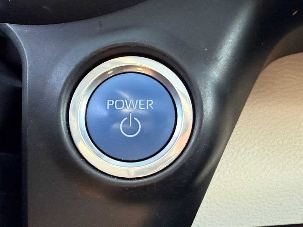 Thumbnail: 2022 Toyota Sienna - 18