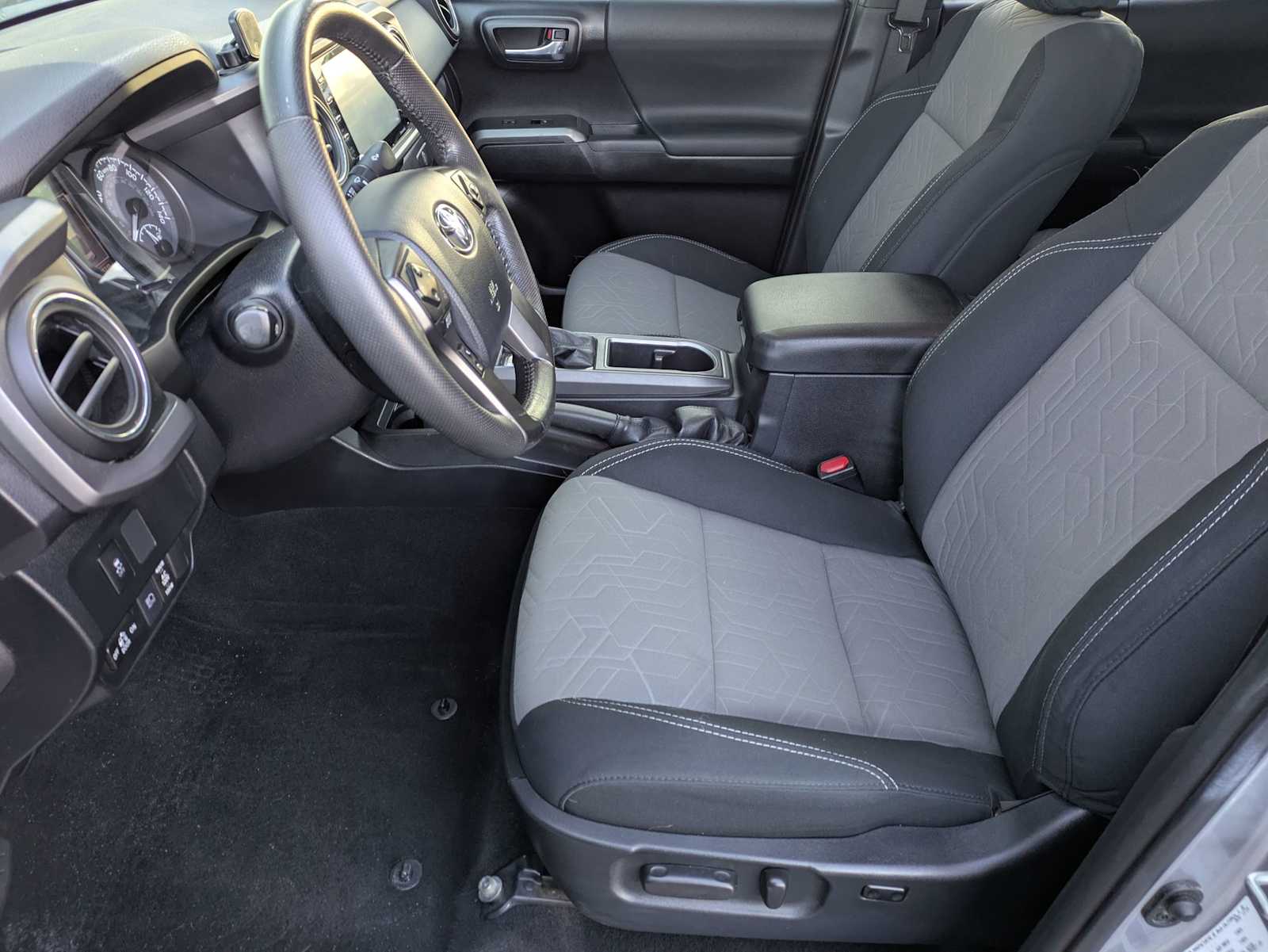 Thumbnail: 2020 Toyota Tacoma - 15