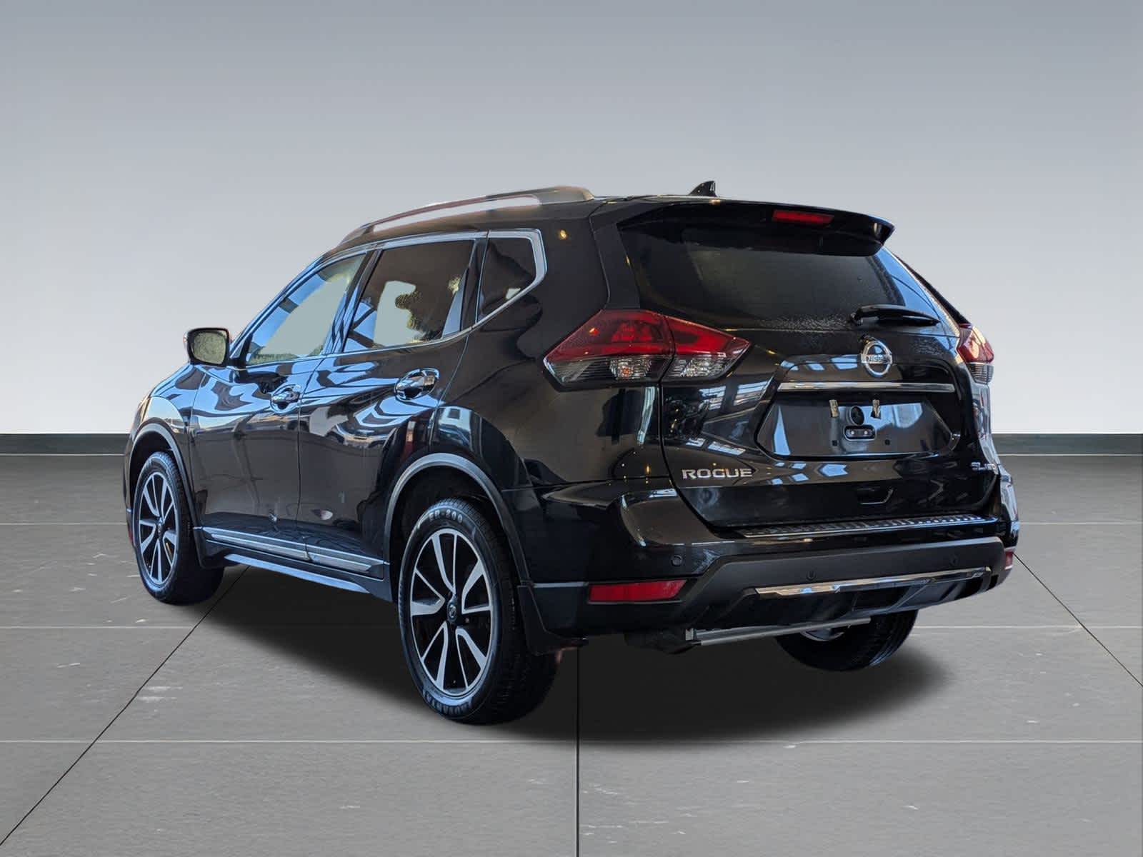 Thumbnail: 2019 Nissan Rogue - 4