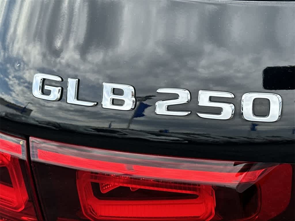 2021 Mercedes-Benz GLB 250 11