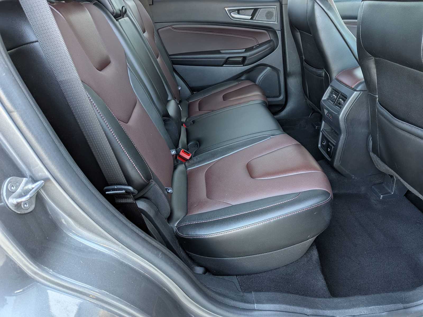 Thumbnail: 2021 Ford Edge - 19