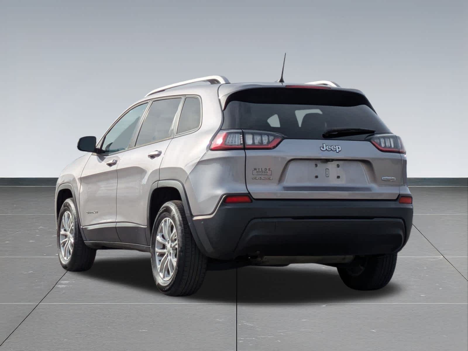 2020 Jeep Cherokee Latitude photo 2