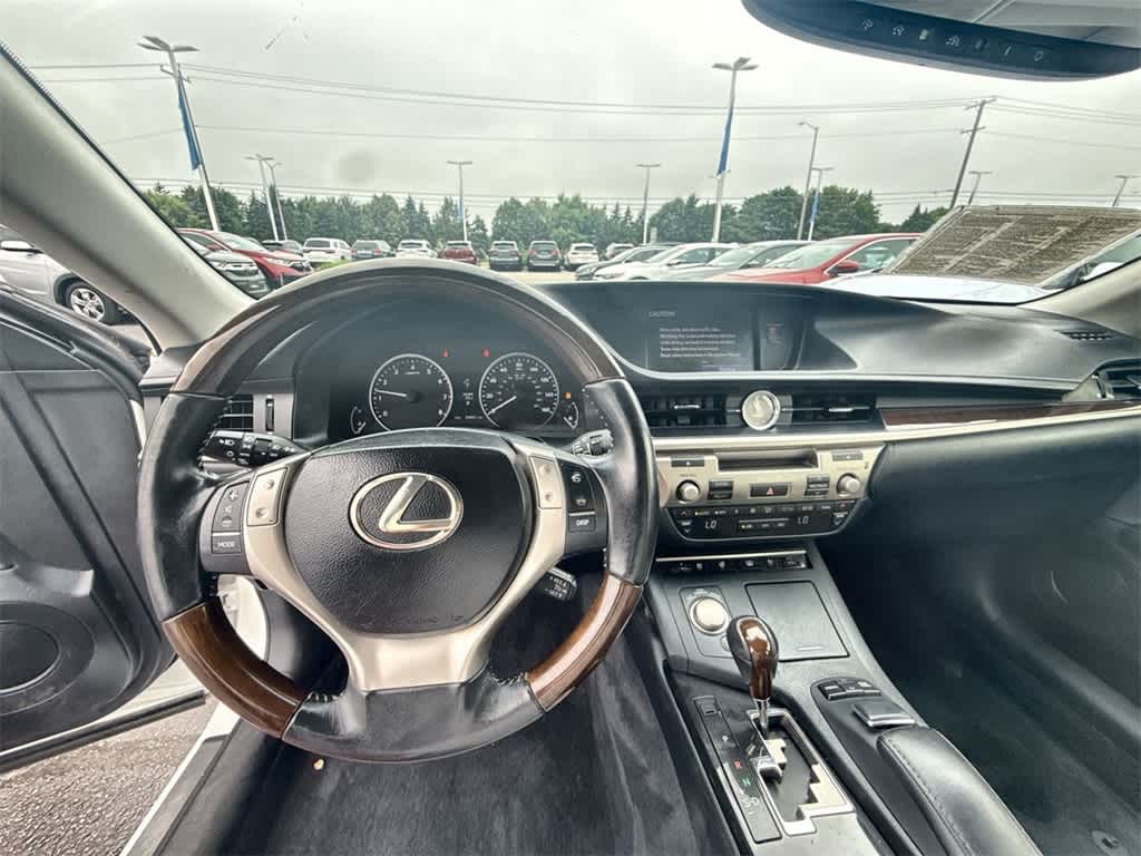 Thumbnail: 2013 Lexus ES - 14