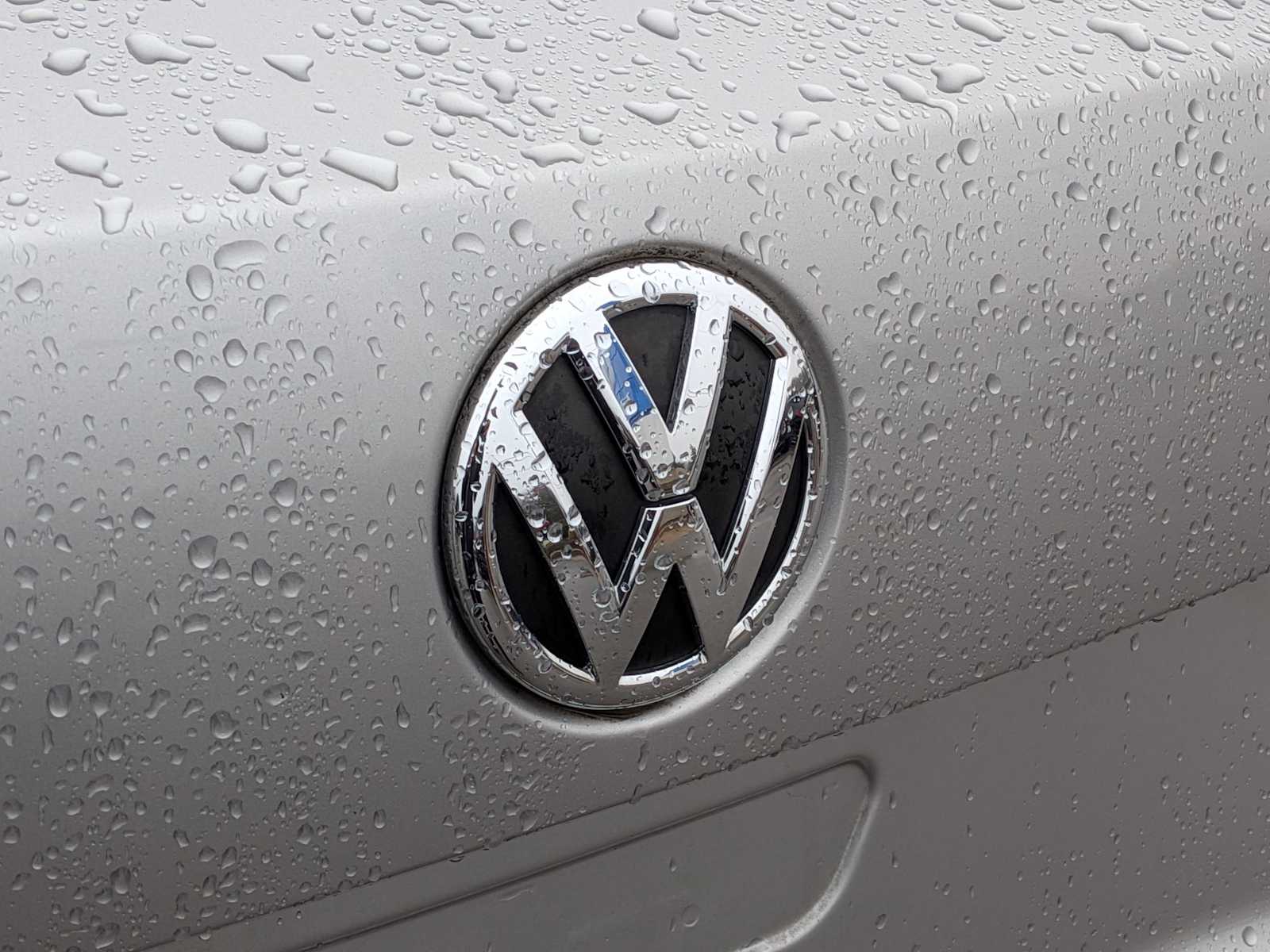 Thumbnail: 2013 Volkswagen Passat - 11