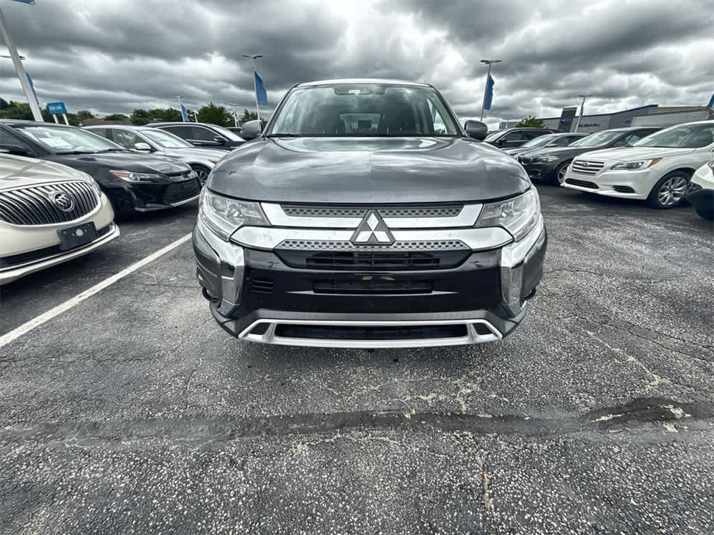 Thumbnail: 2020 Mitsubishi Outlander - 9