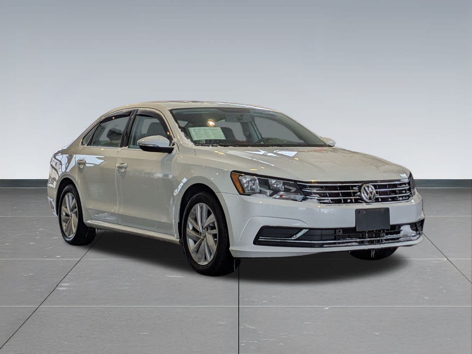 Thumbnail: 2018 Volkswagen Passat - 8
