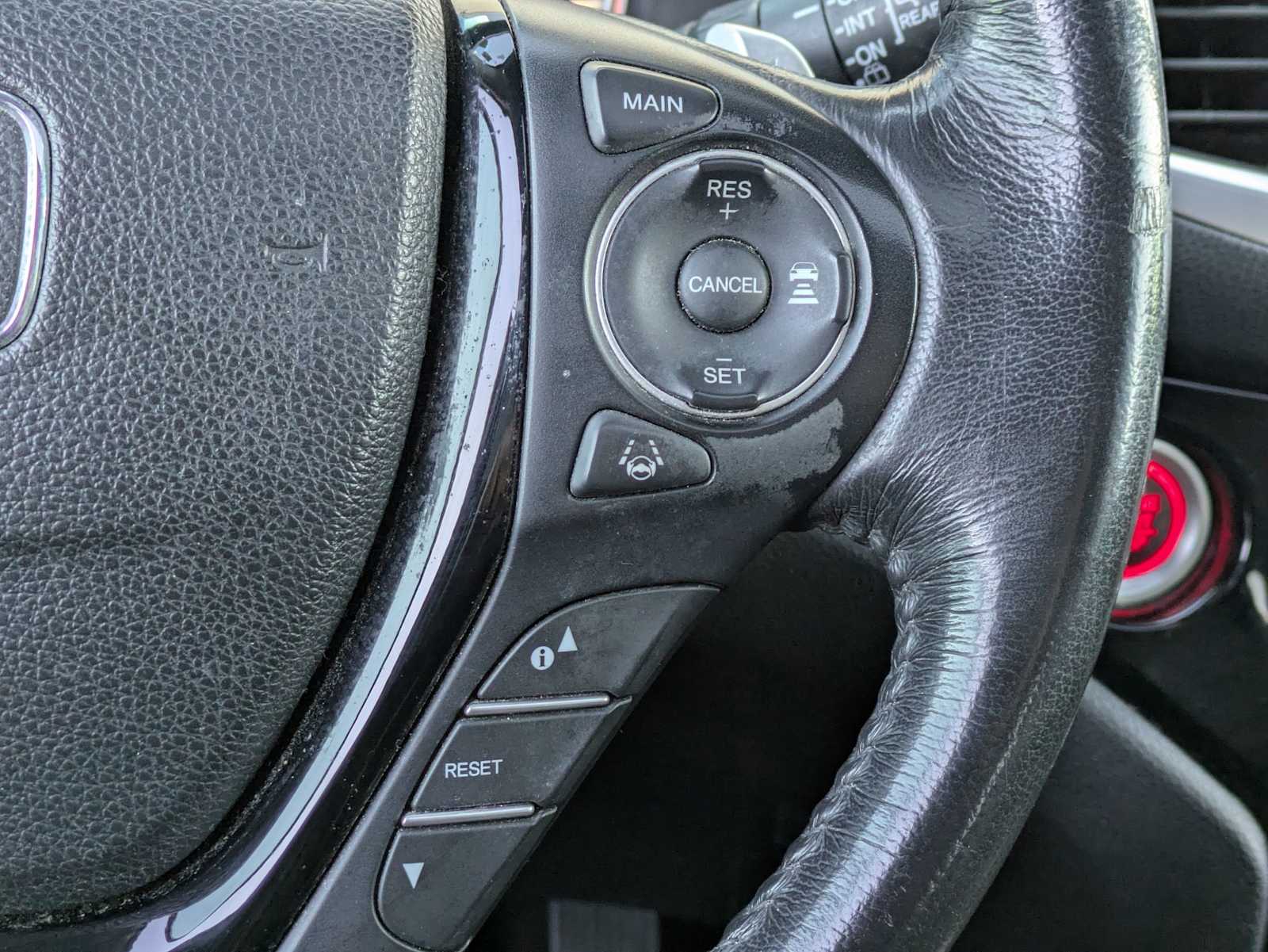 Thumbnail: 2017 Honda Pilot - 25