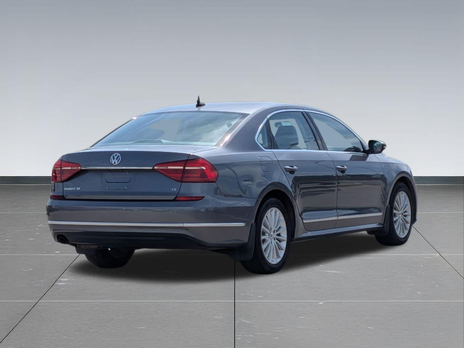 Thumbnail: 2016 Volkswagen Passat - 5