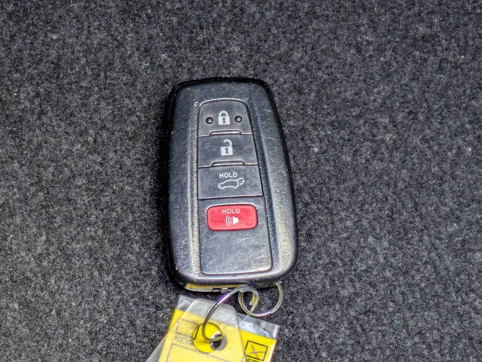 Thumbnail: 2020 Toyota RAV4 - 33