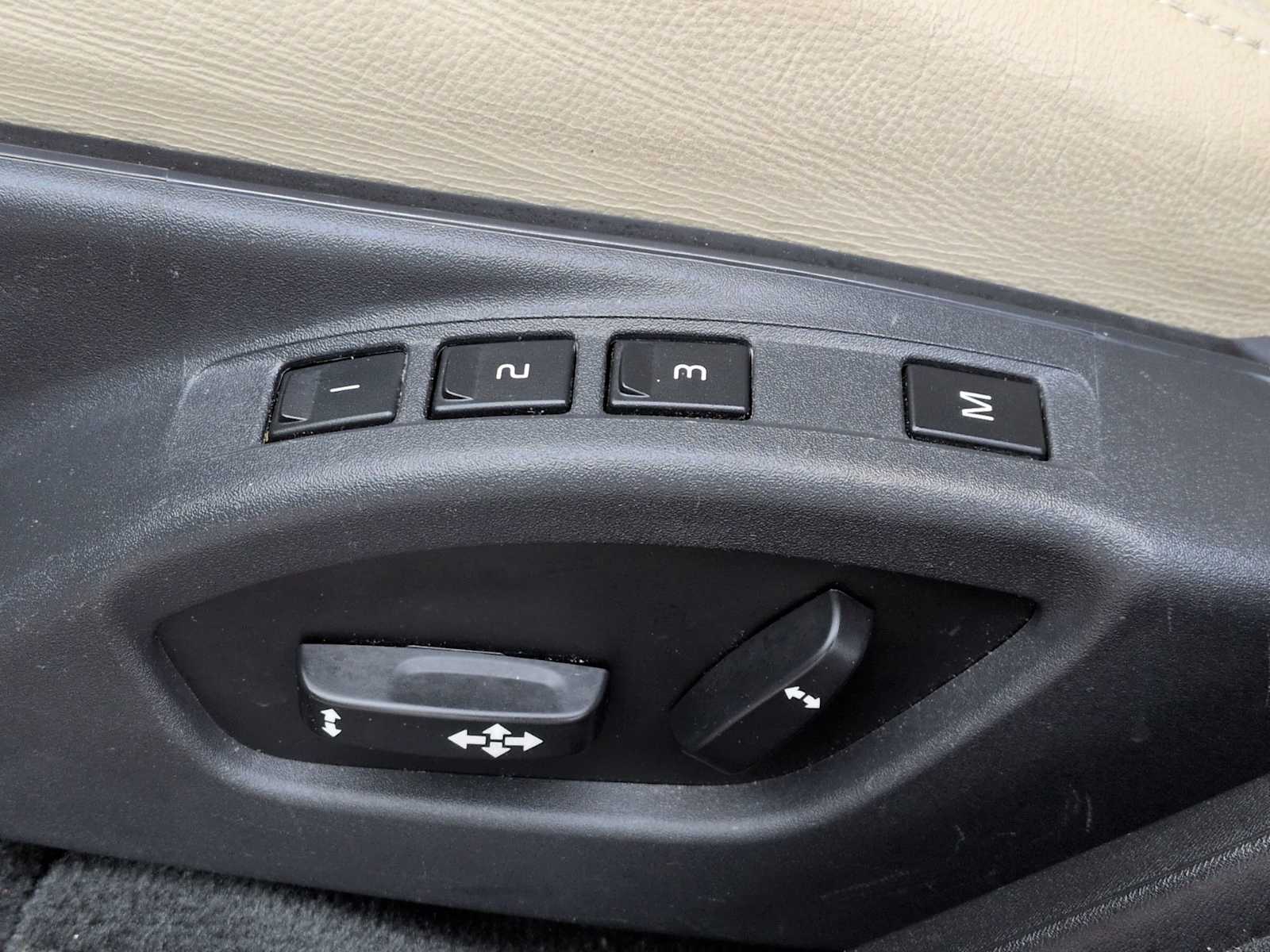 Thumbnail: 2017 Volvo S60 - 16