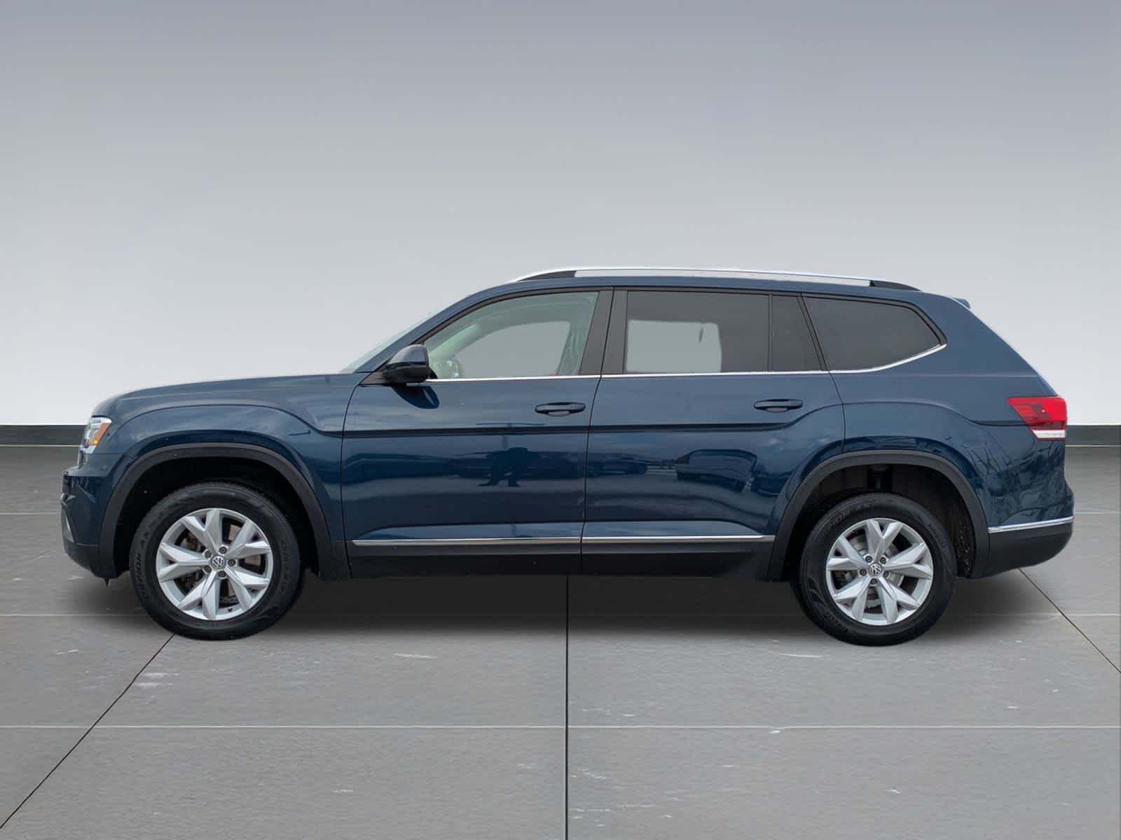 Thumbnail: 2018 Volkswagen Atlas - 3