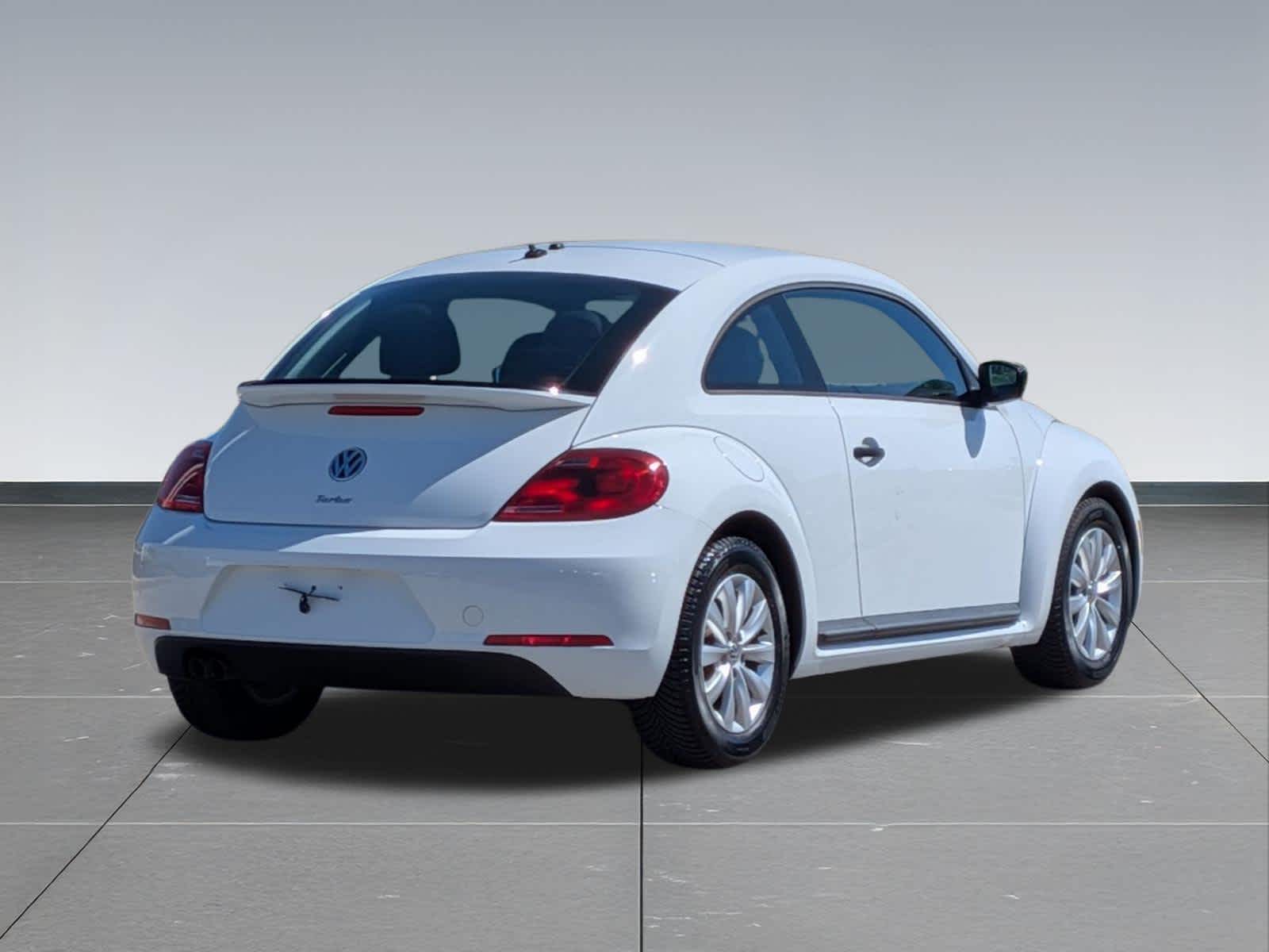 Thumbnail: 2016 Volkswagen Beetle - 5