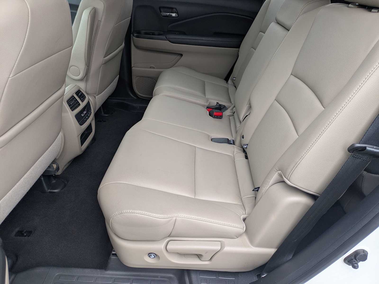 Thumbnail: 2017 Honda Pilot - 19