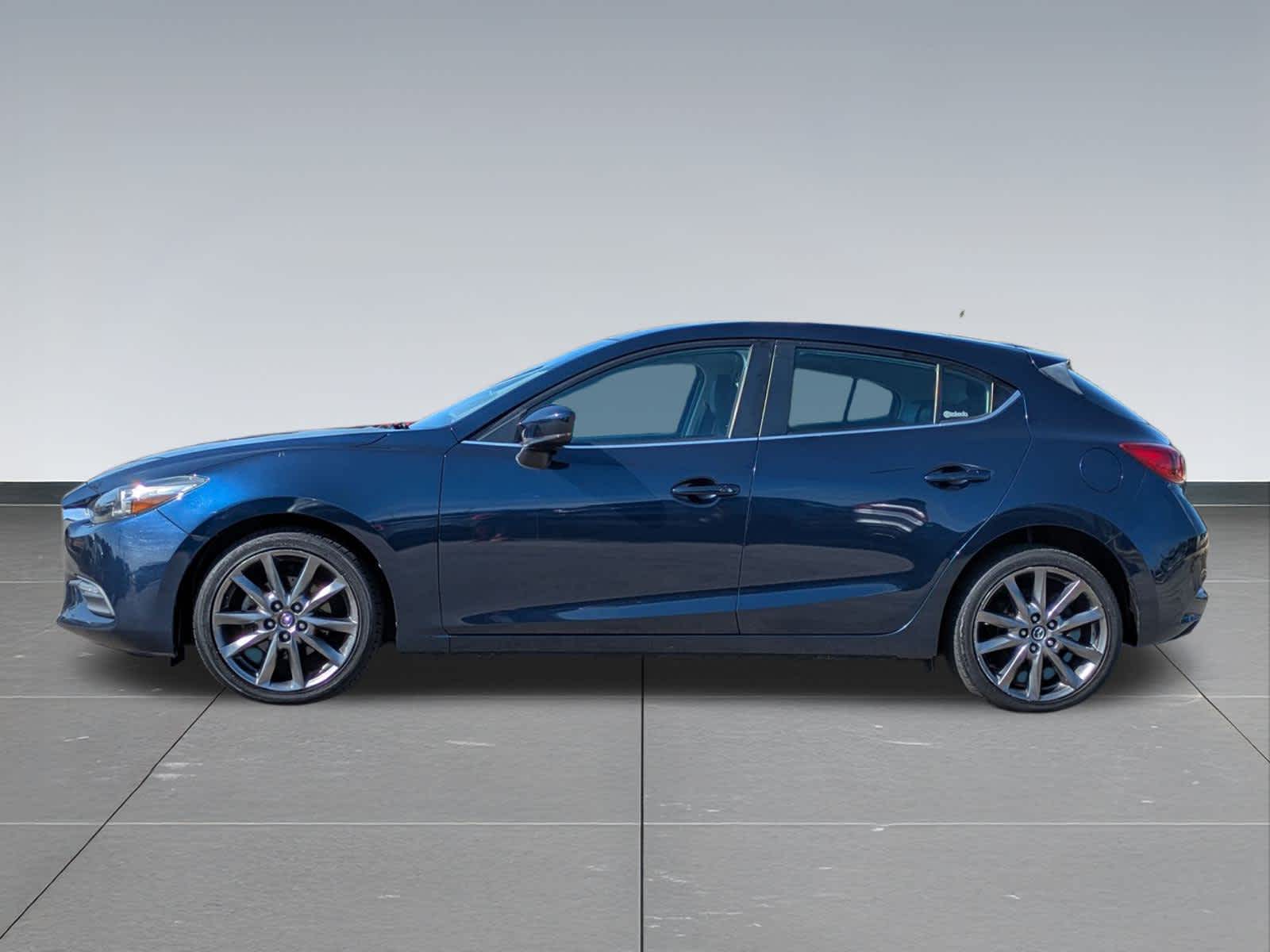 2018 Mazda Mazda3 Touring photo 3