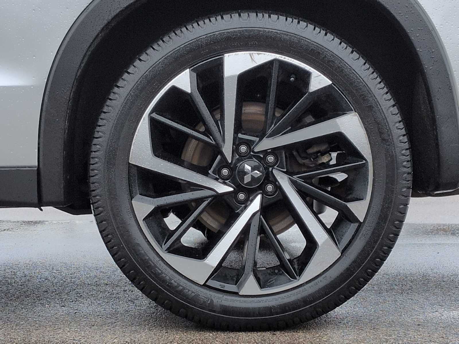 Thumbnail: 2022 Mitsubishi Outlander - 14