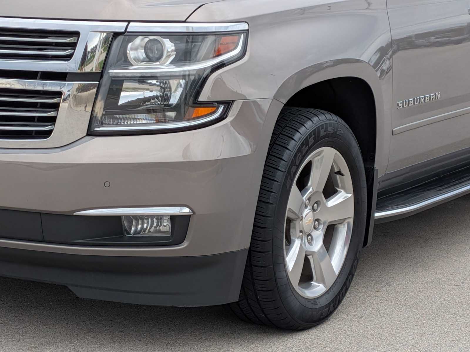Thumbnail: 2019 Chevrolet Suburban - 10