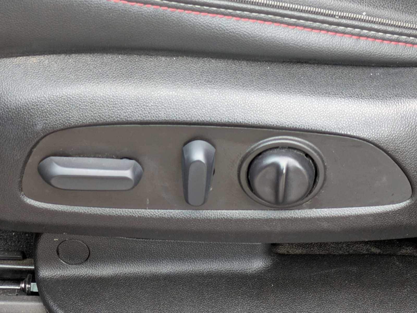 Thumbnail: 2022 Chevrolet Traverse - 15