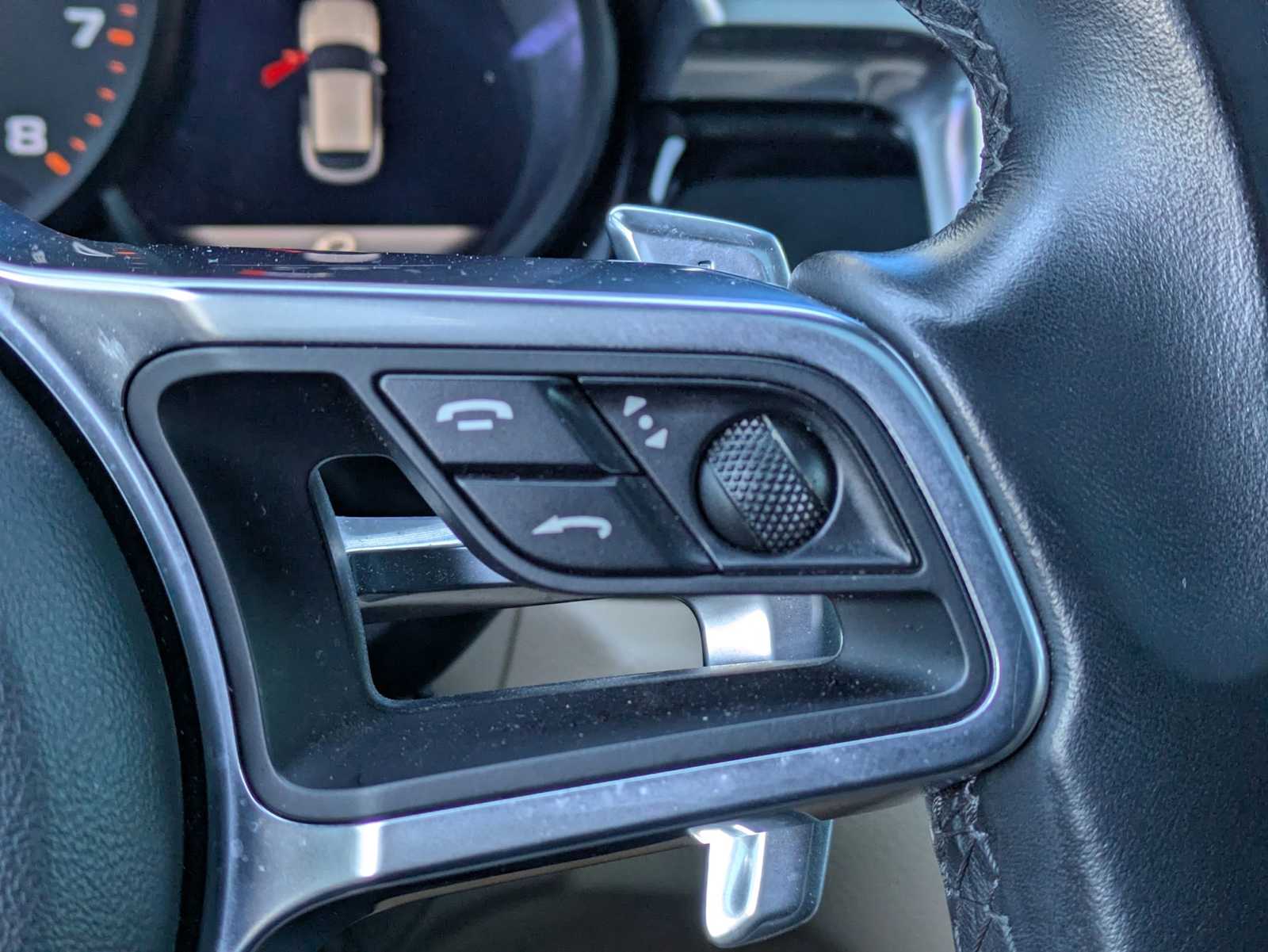 Thumbnail: 2019 Porsche Macan - 25