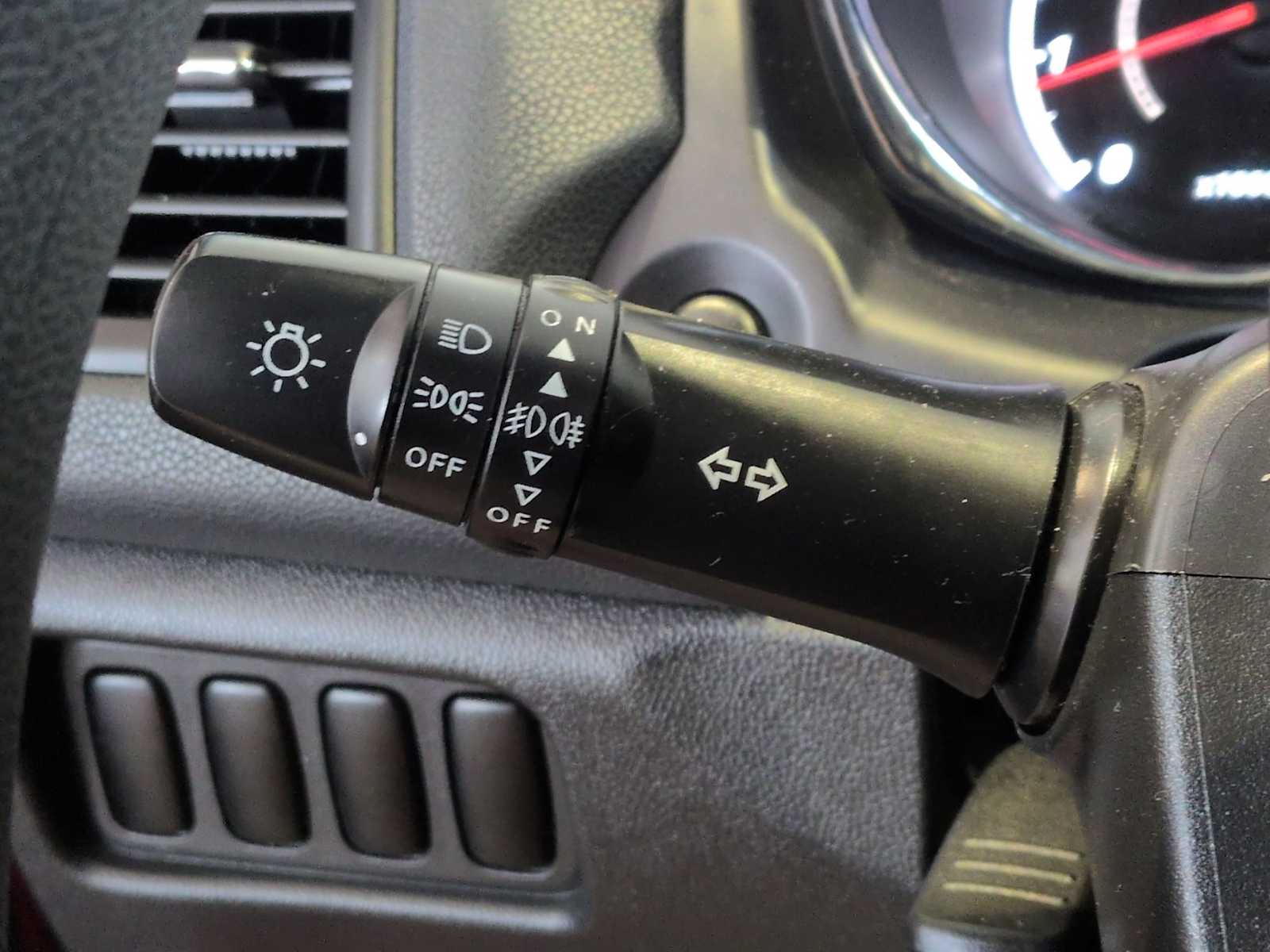 Thumbnail: 2018 Mitsubishi Outlander Sport - 25