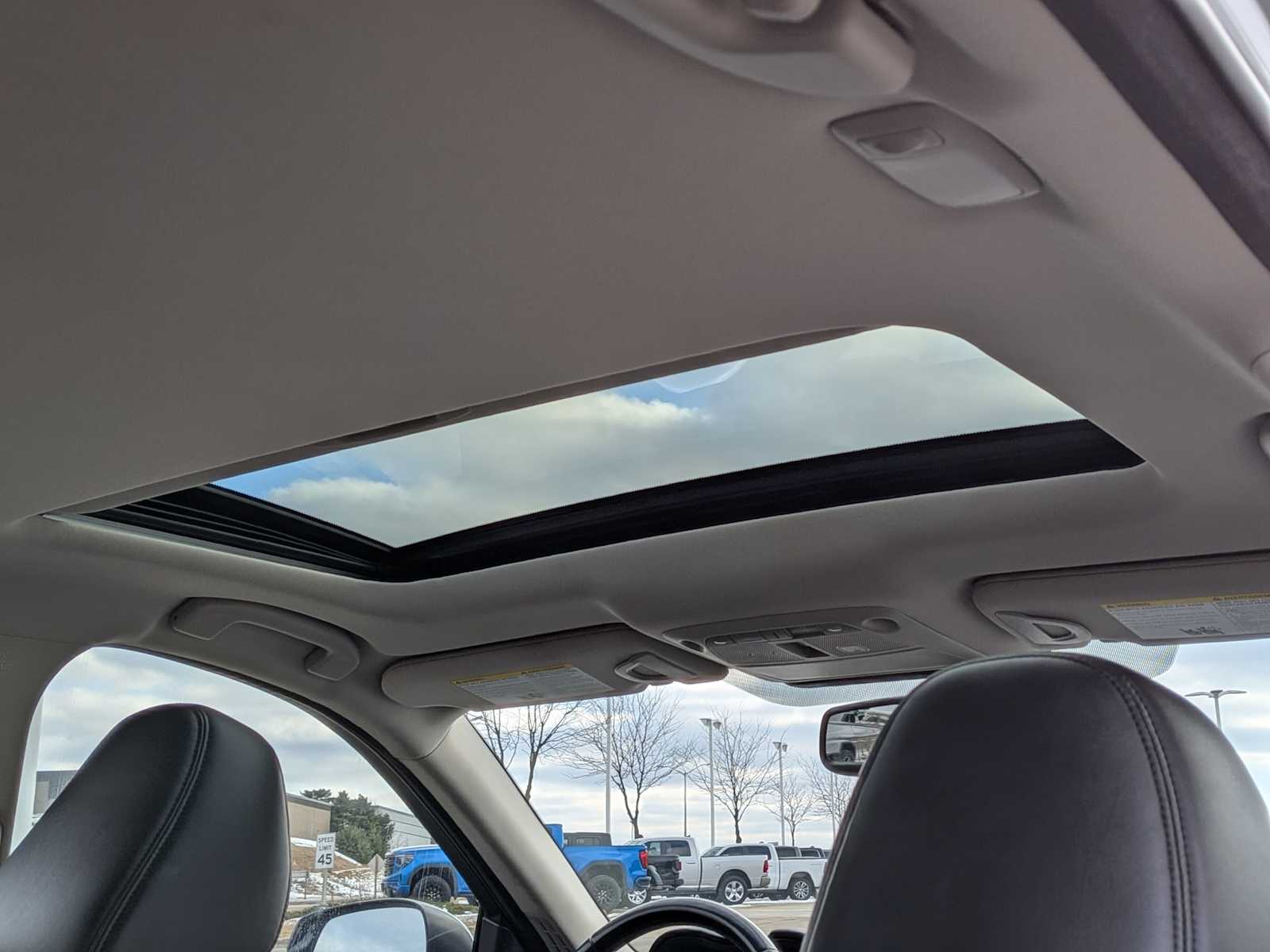 Thumbnail: 2017 INFINITI Q50 - 22