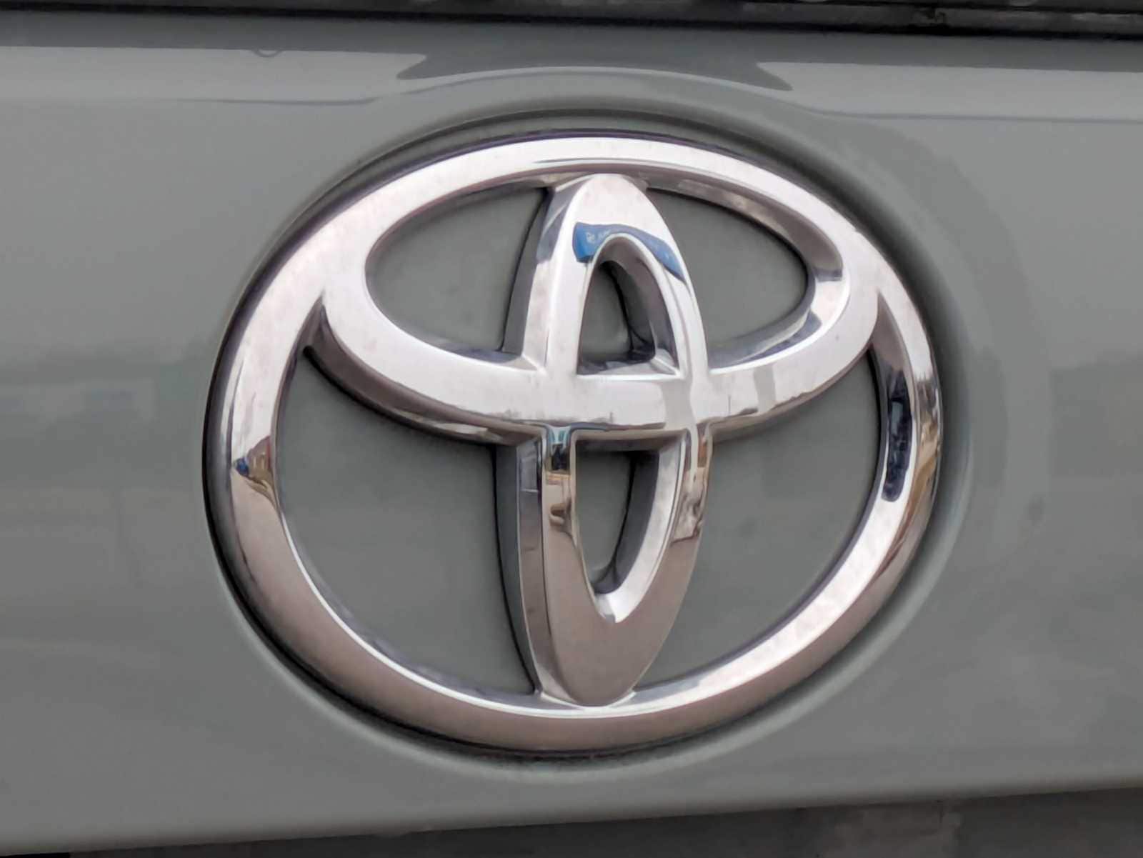 Thumbnail: 2023 Toyota RAV4 - 11