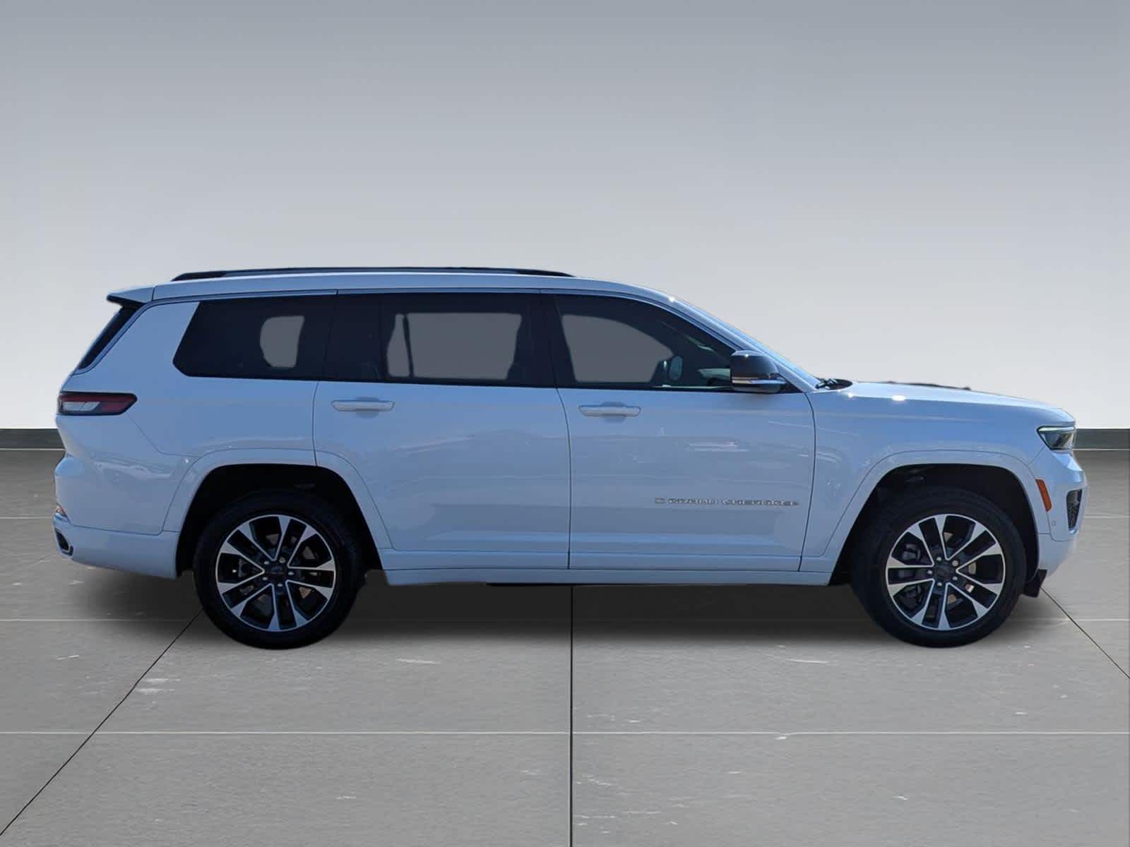 Thumbnail: 2022 Jeep Grand Cherokee - 6