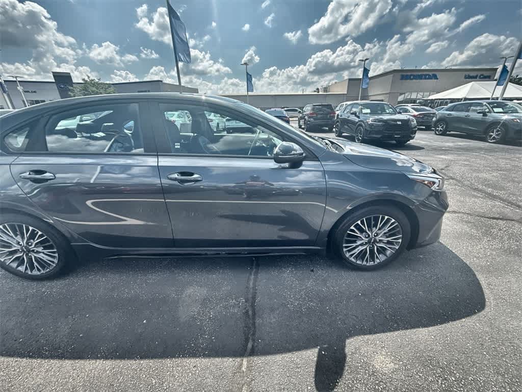 Thumbnail: 2023 Kia Forte - 8