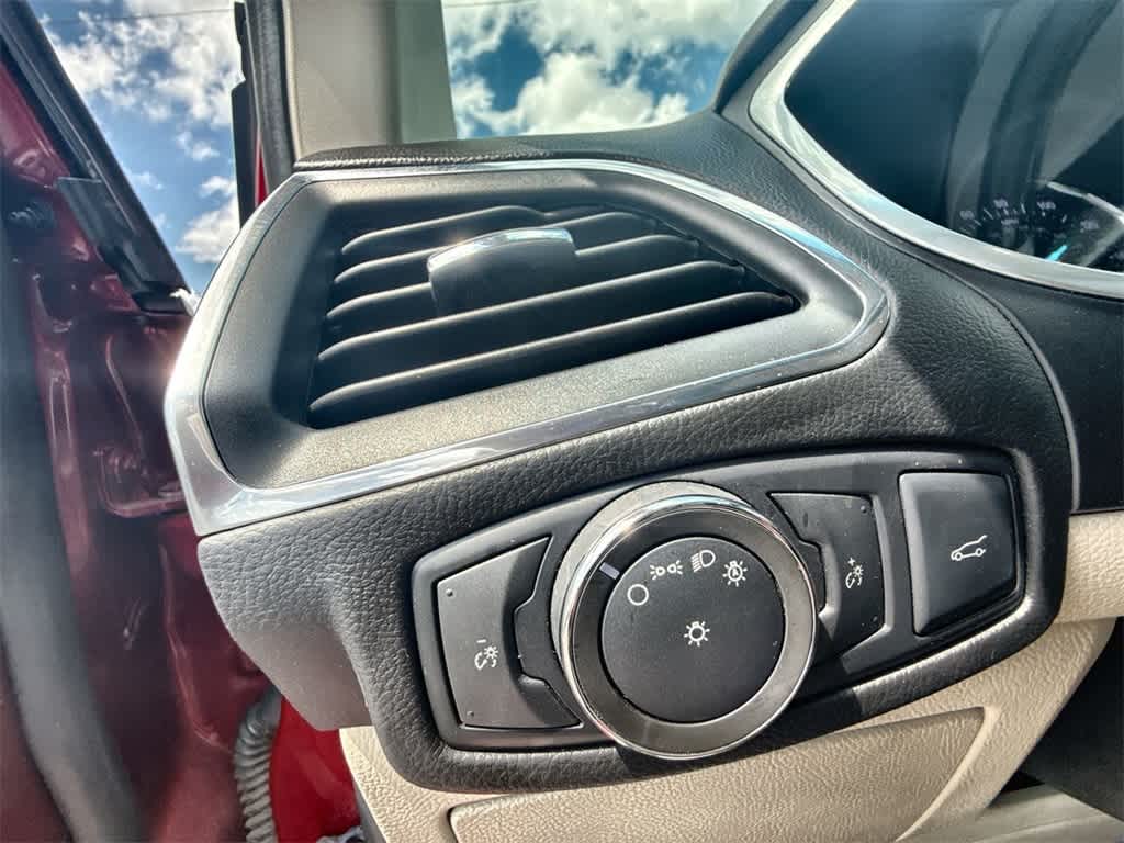 Thumbnail: 2018 Ford Edge - 15
