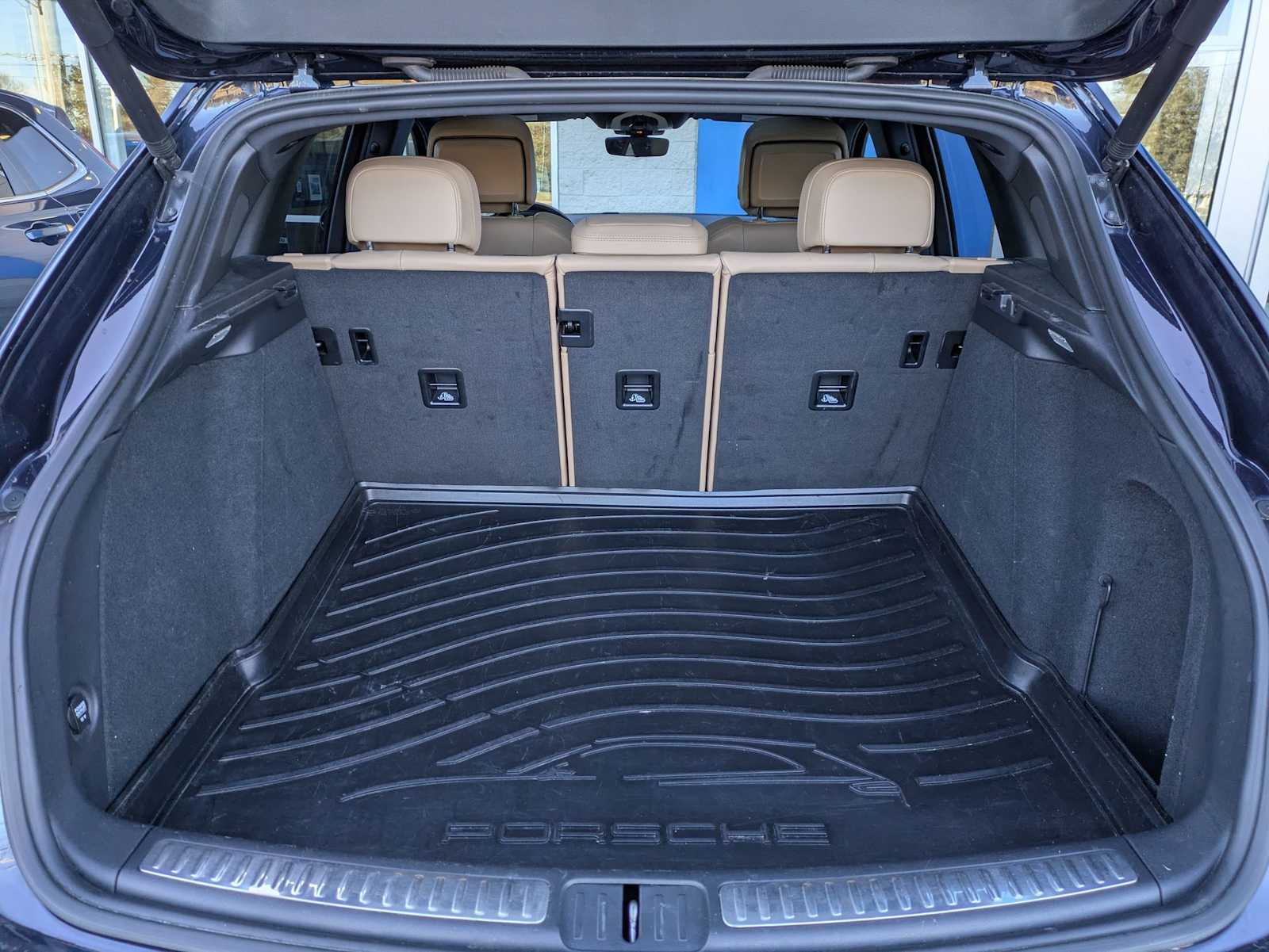 Thumbnail: 2019 Porsche Macan - 35