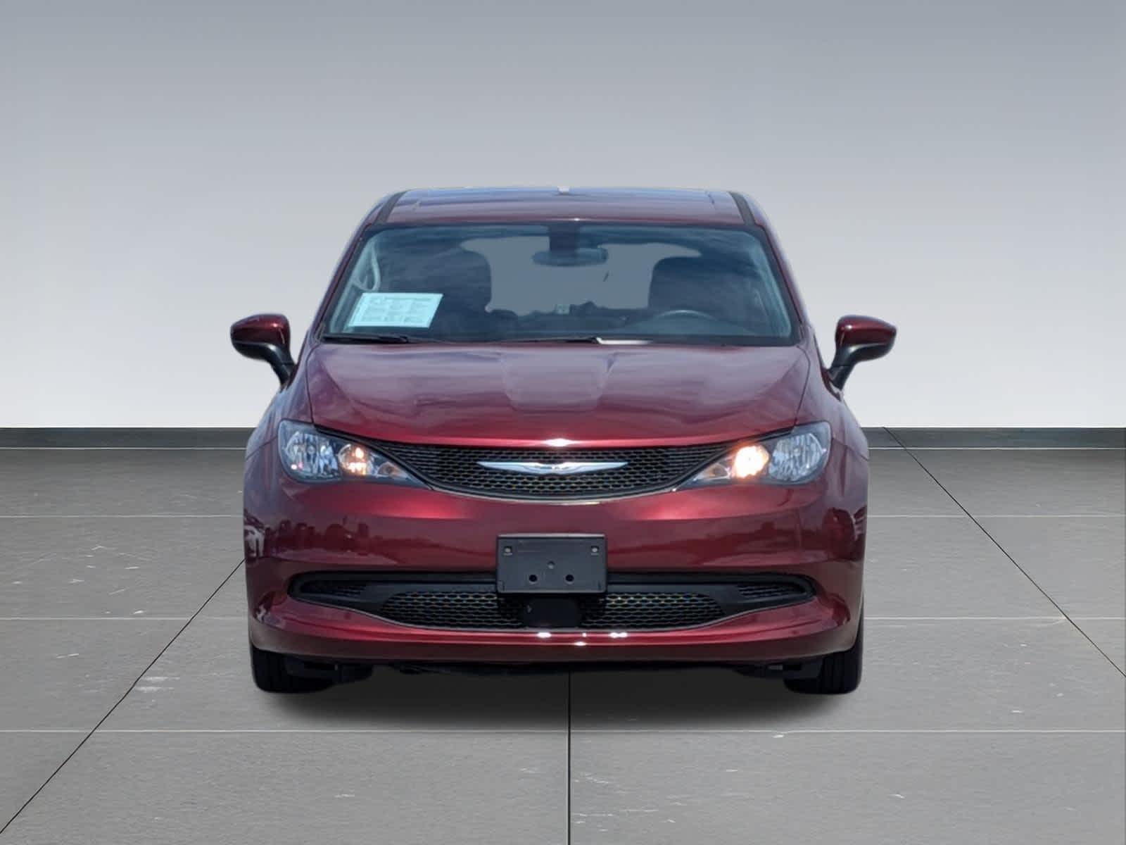Thumbnail: 2022 Chrysler Voyager - 8