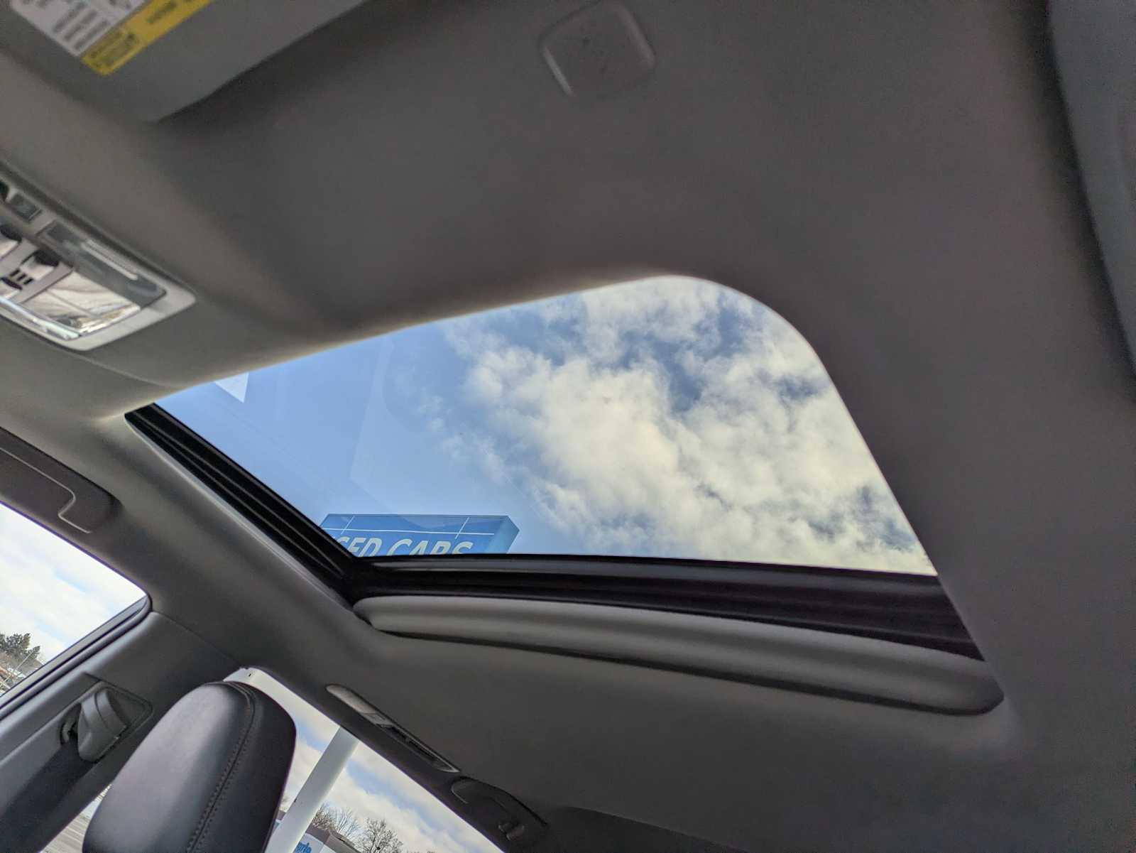 Thumbnail: 2019 Toyota Highlander - 17