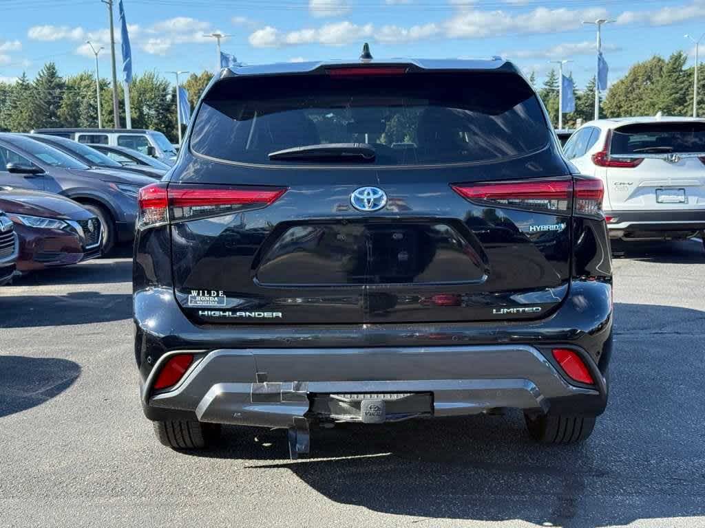 Thumbnail: 2021 Toyota Highlander - 4
