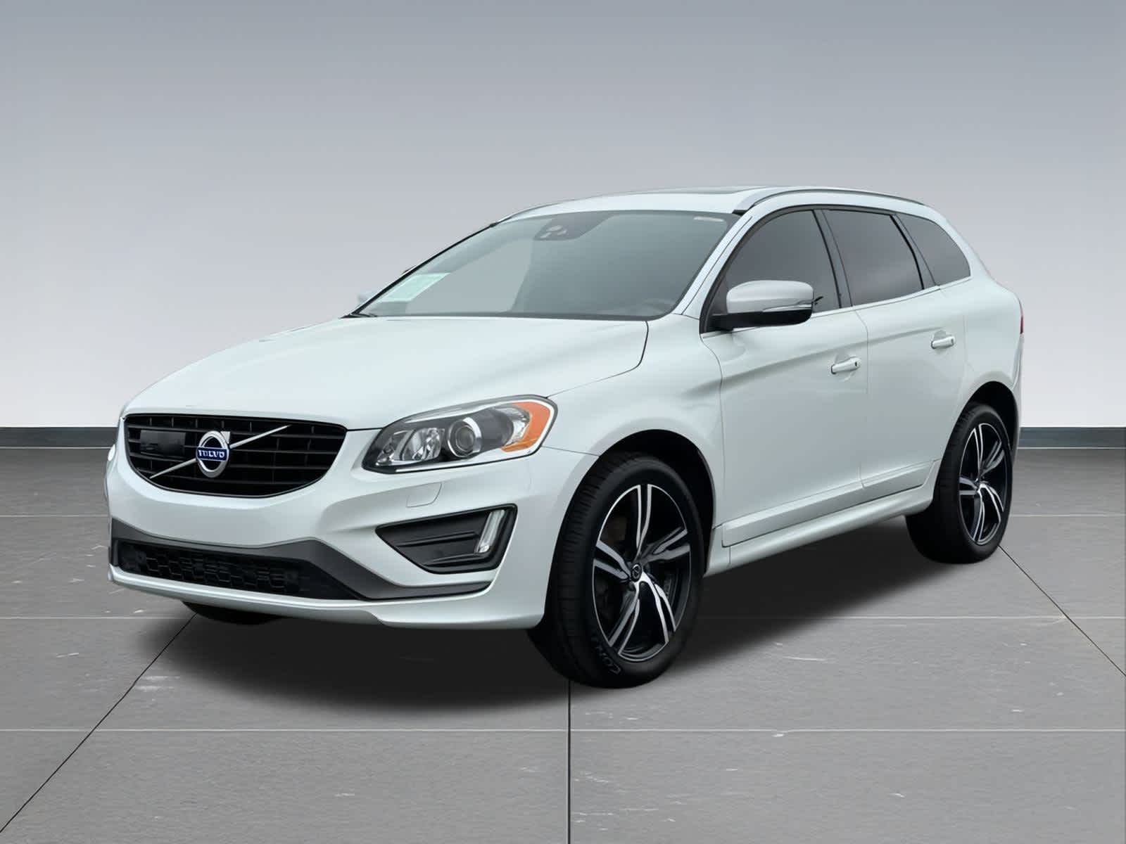 2017 Volvo XC60 T6 R-Design -
                  Waukesha, WI