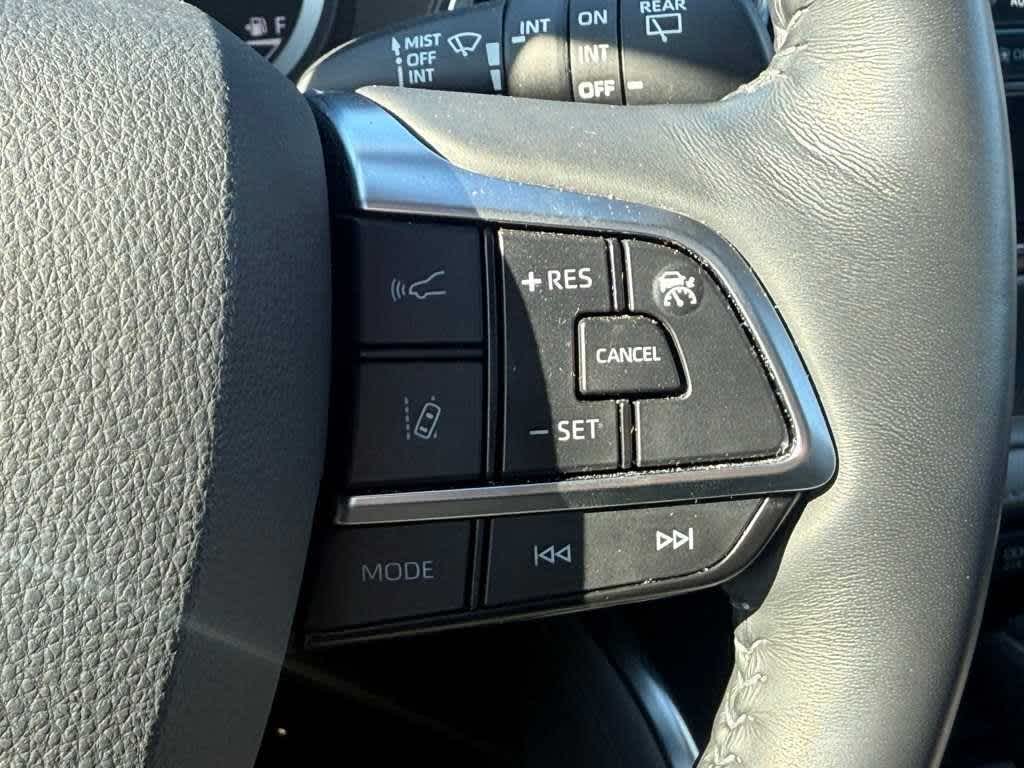 Thumbnail: 2021 Toyota Highlander - 17