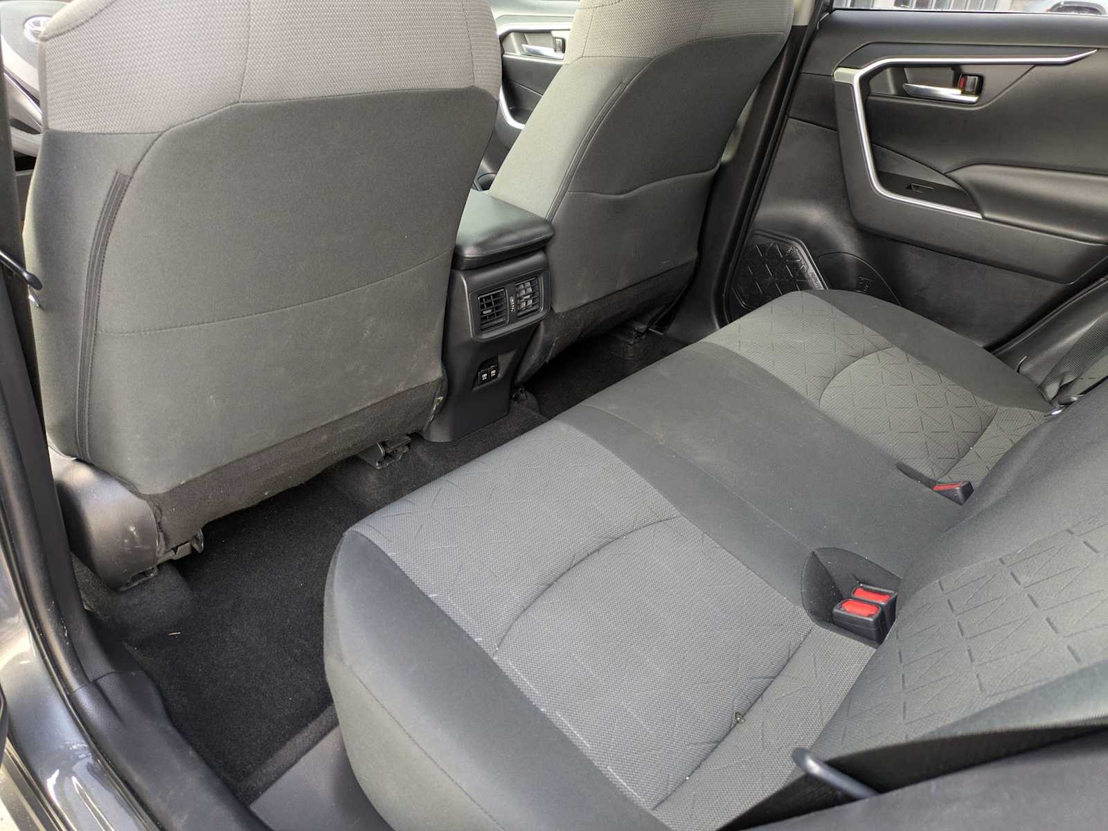 Thumbnail: 2020 Toyota RAV4 - 17