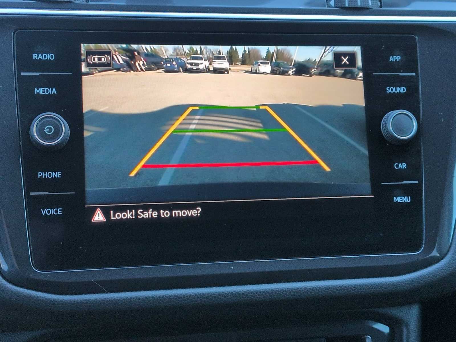 Thumbnail: 2021 Volkswagen Tiguan - 28