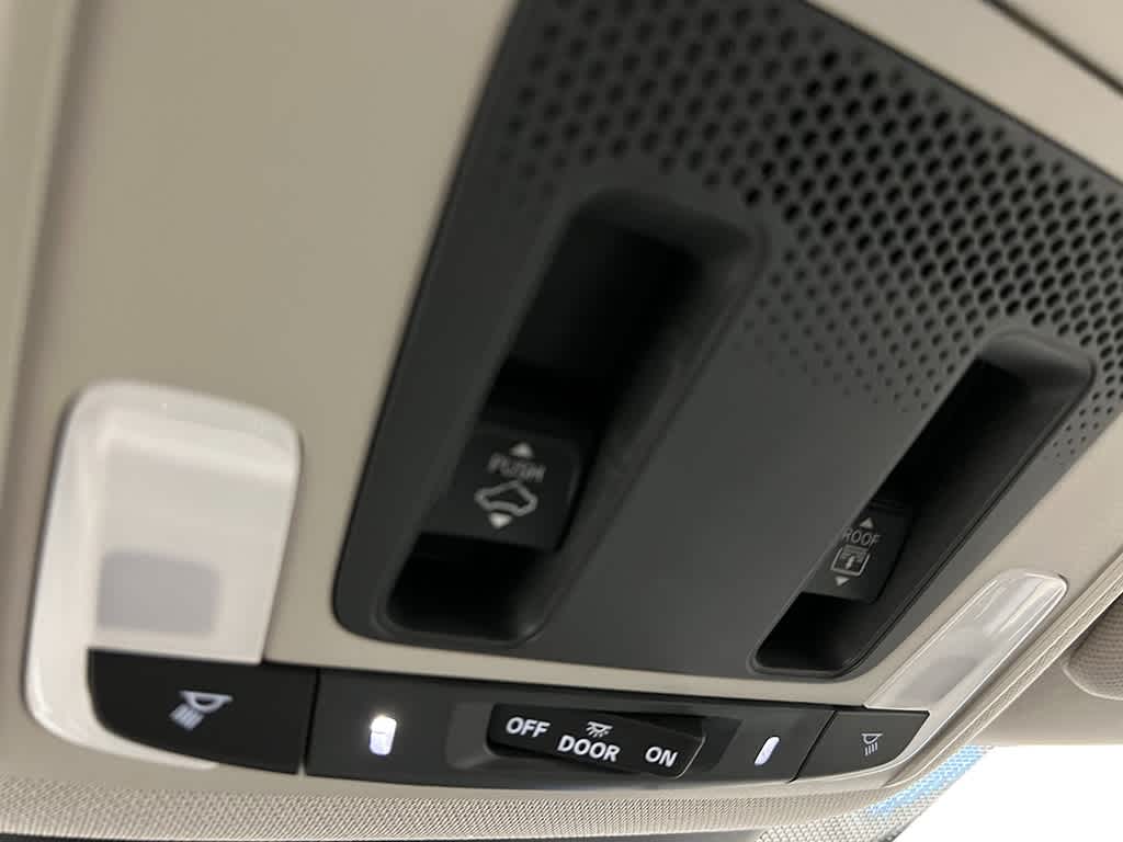 2025 Honda Pilot Touring 21