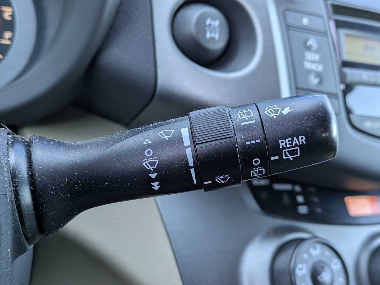 Thumbnail: 2011 Toyota RAV4 - 21