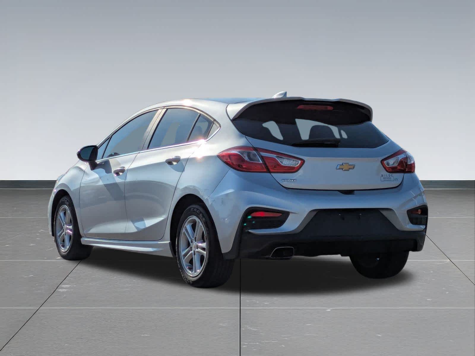 2017 Chevrolet Cruze LT photo 4