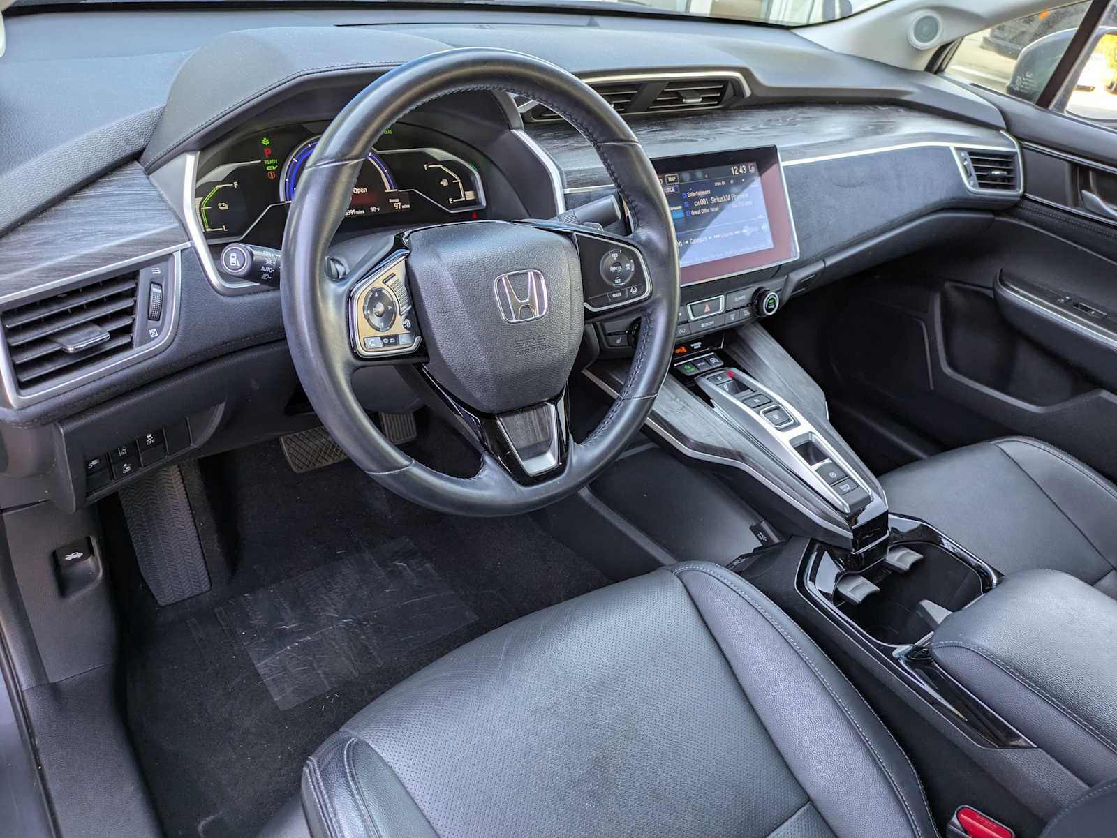 2018 Honda Clarity Plug-In Hybrid Touring photo 2
