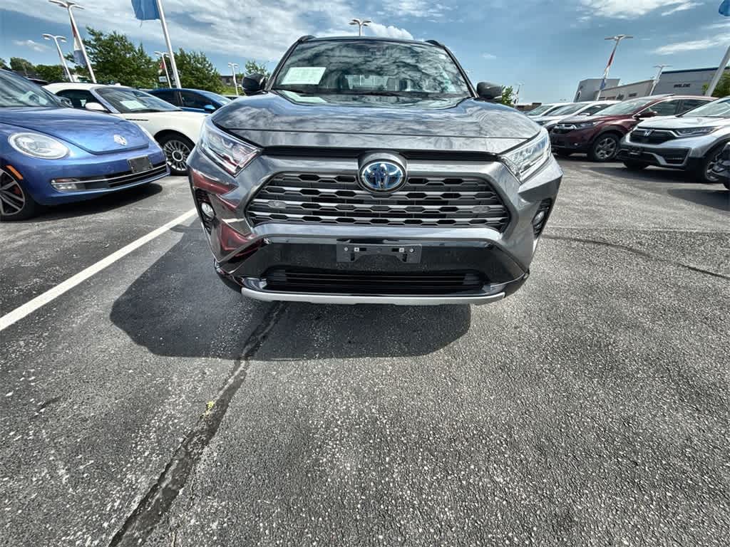 Thumbnail: 2021 Toyota RAV4 - 10