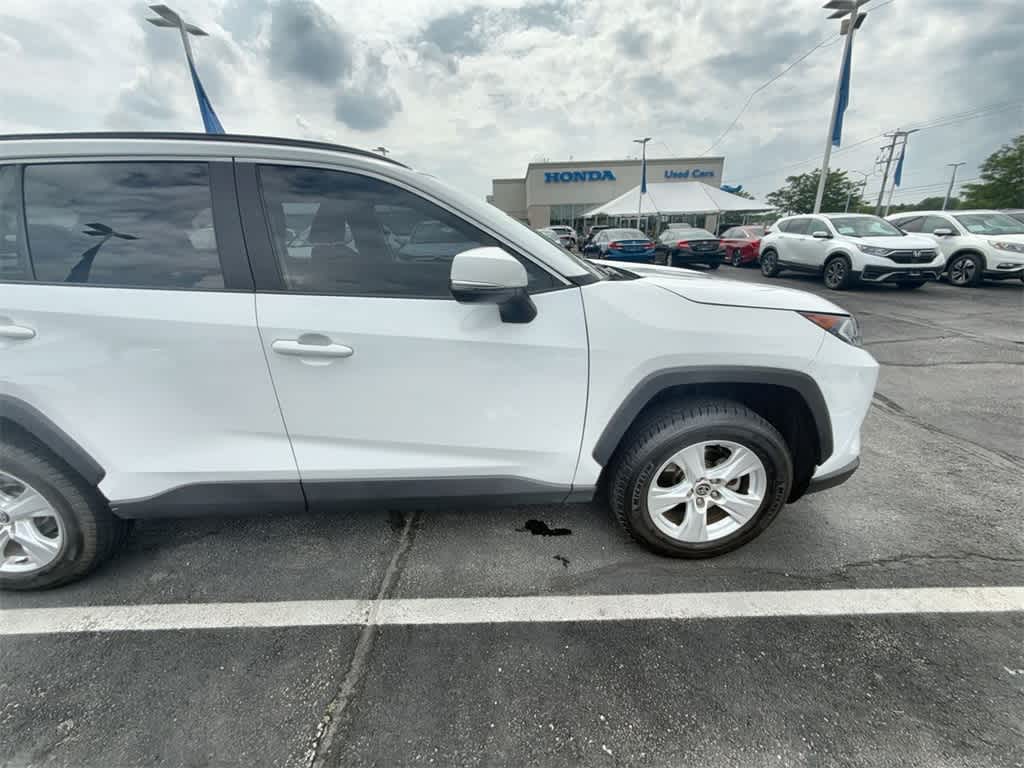 2021 Toyota RAV4 XLE 8